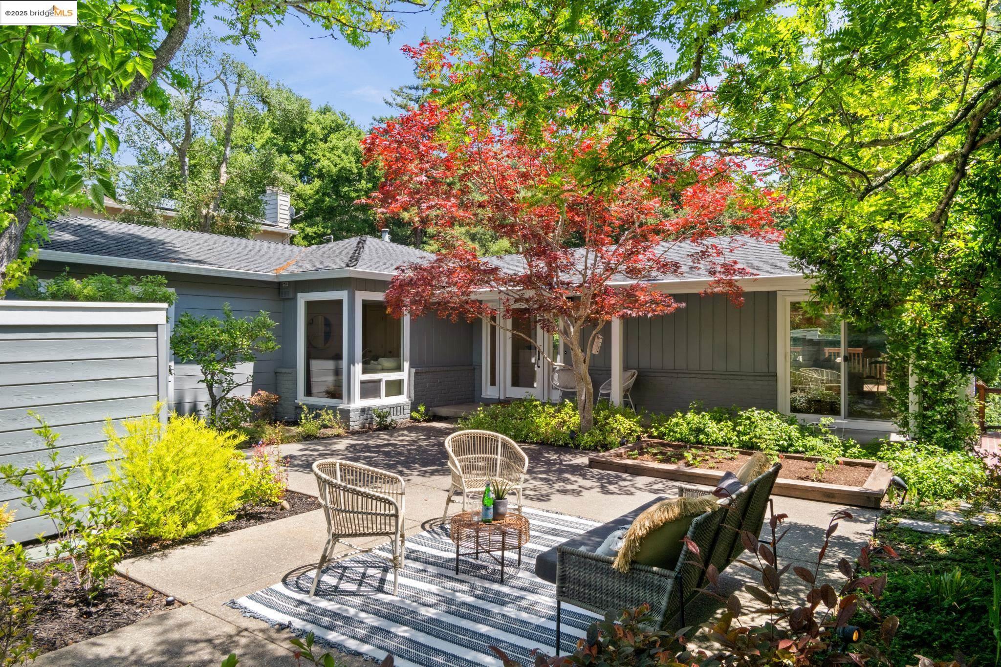 184 Lombardy Ln