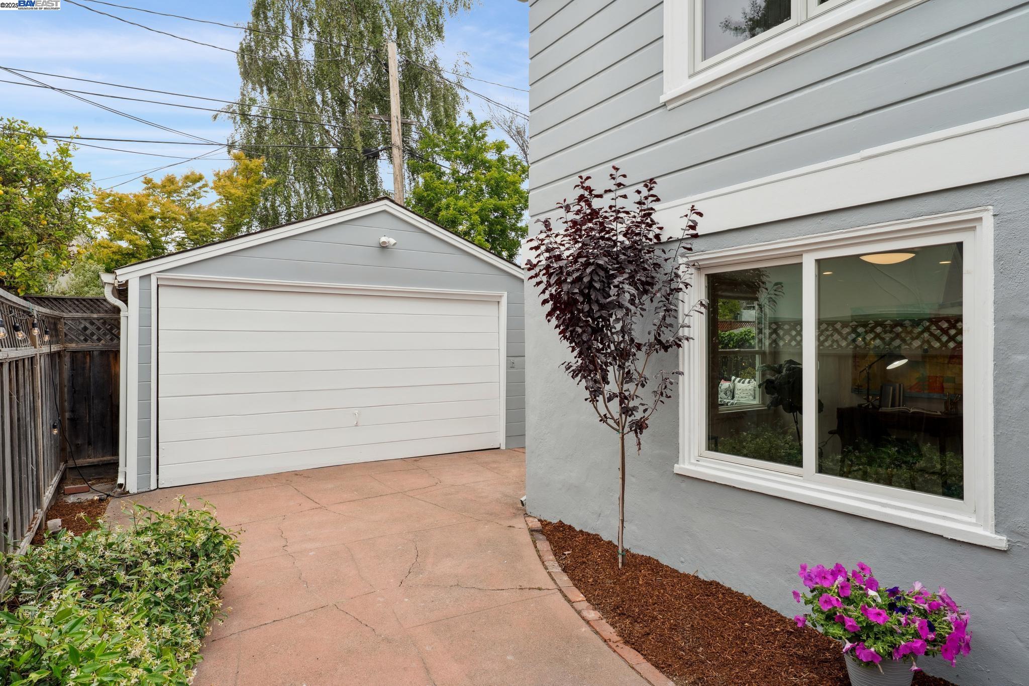 1821 Fremont Dr