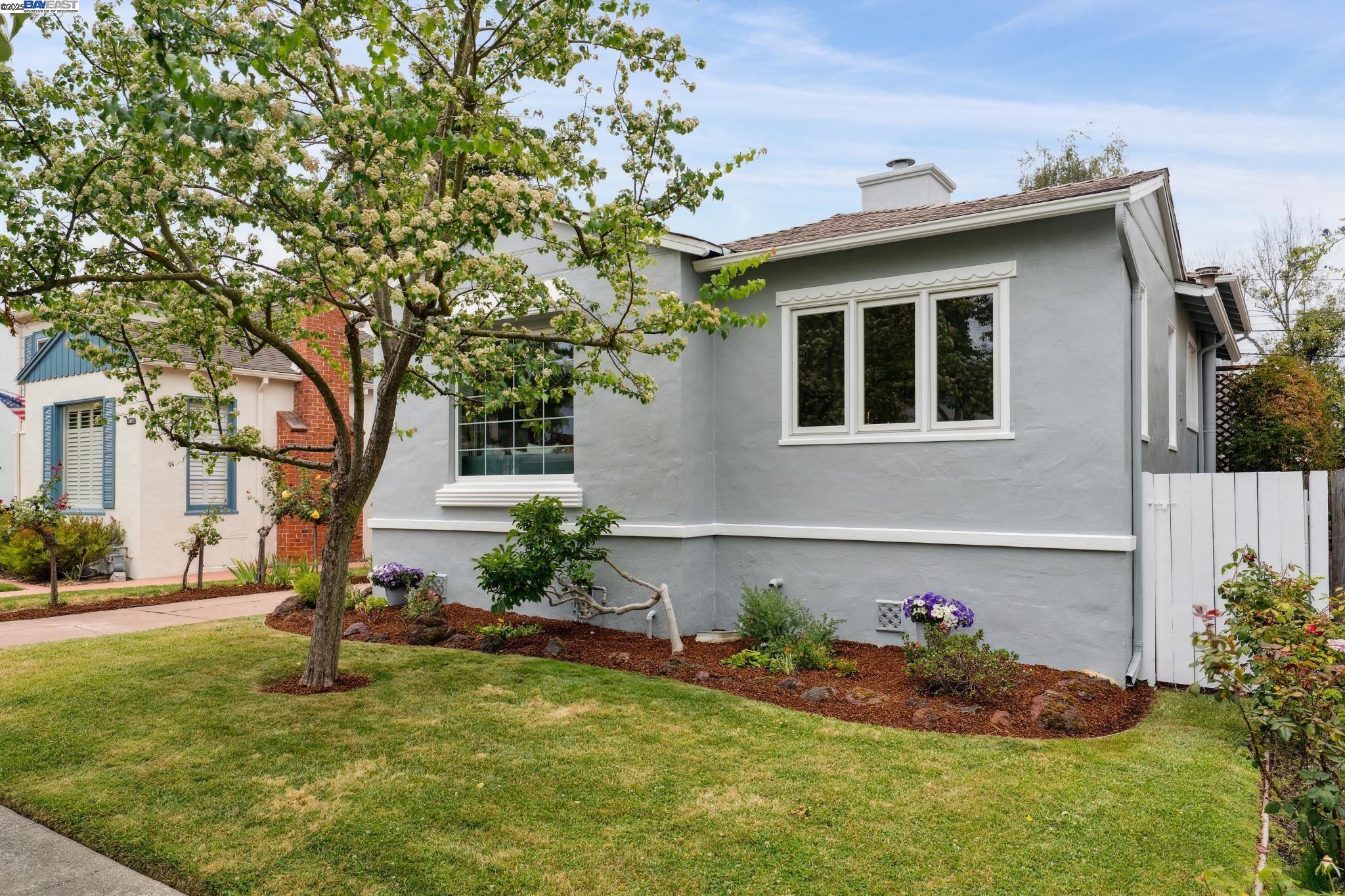 1821 Fremont Dr
