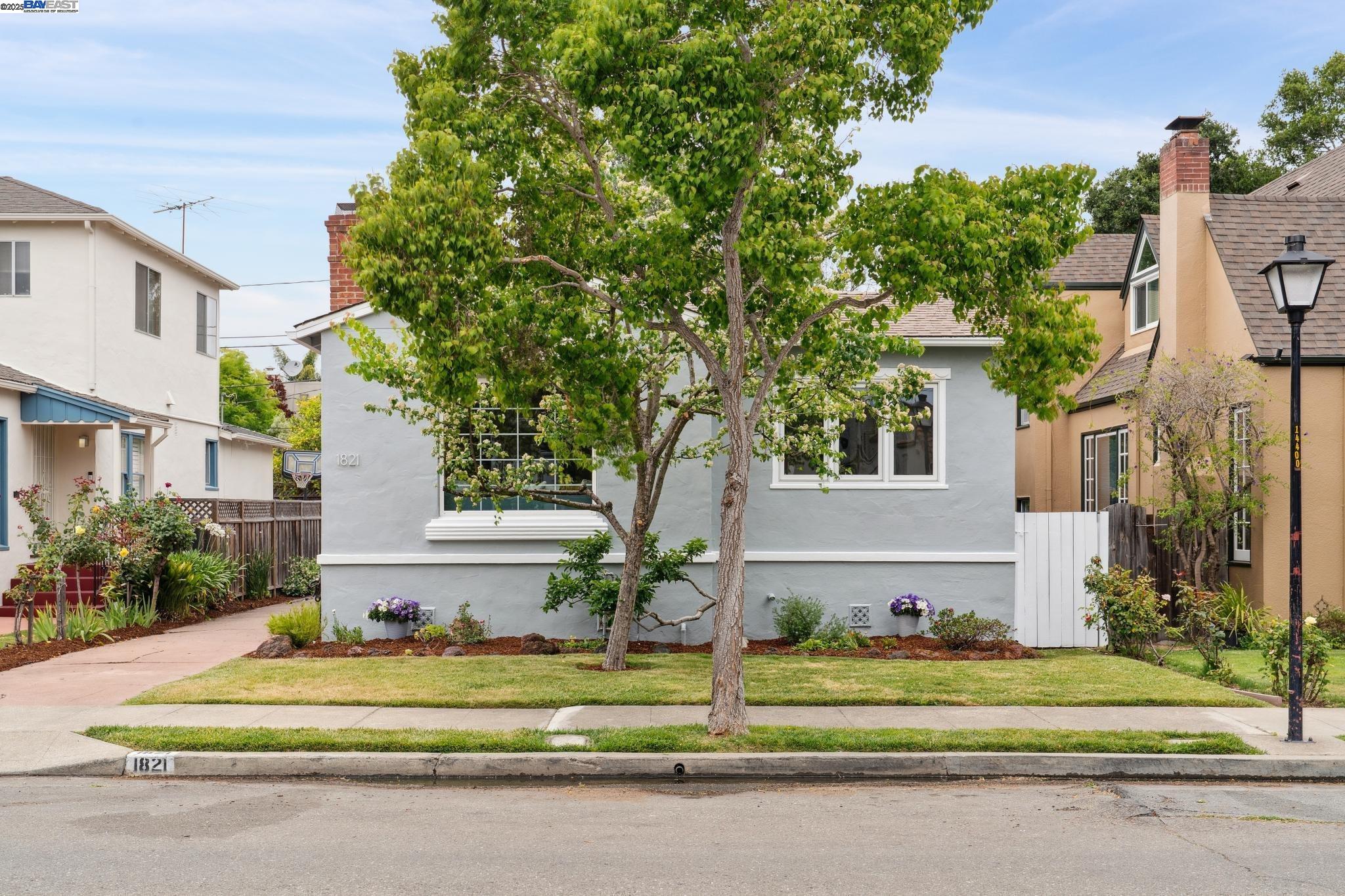 1821 Fremont Dr