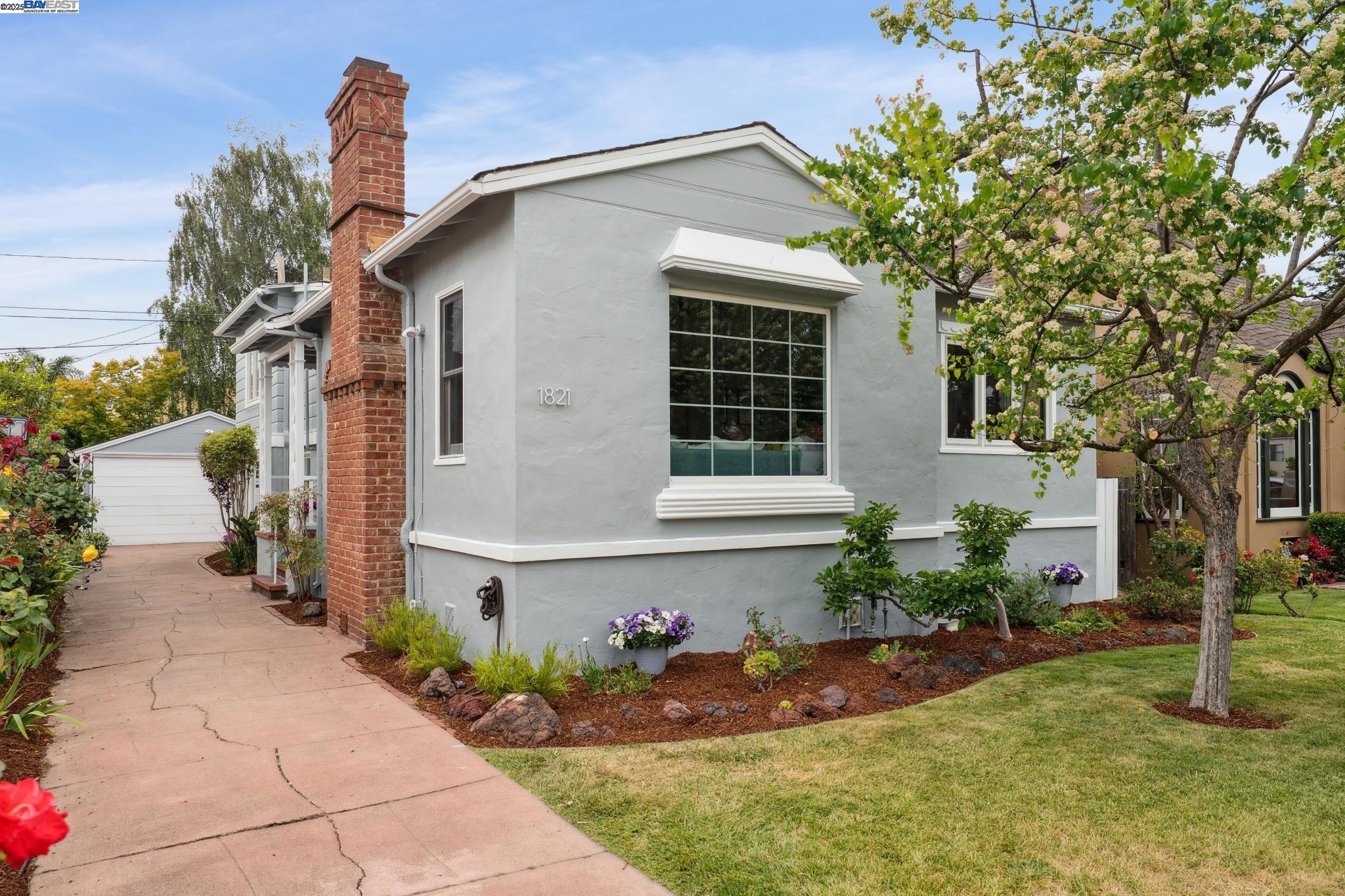 1821 Fremont Dr