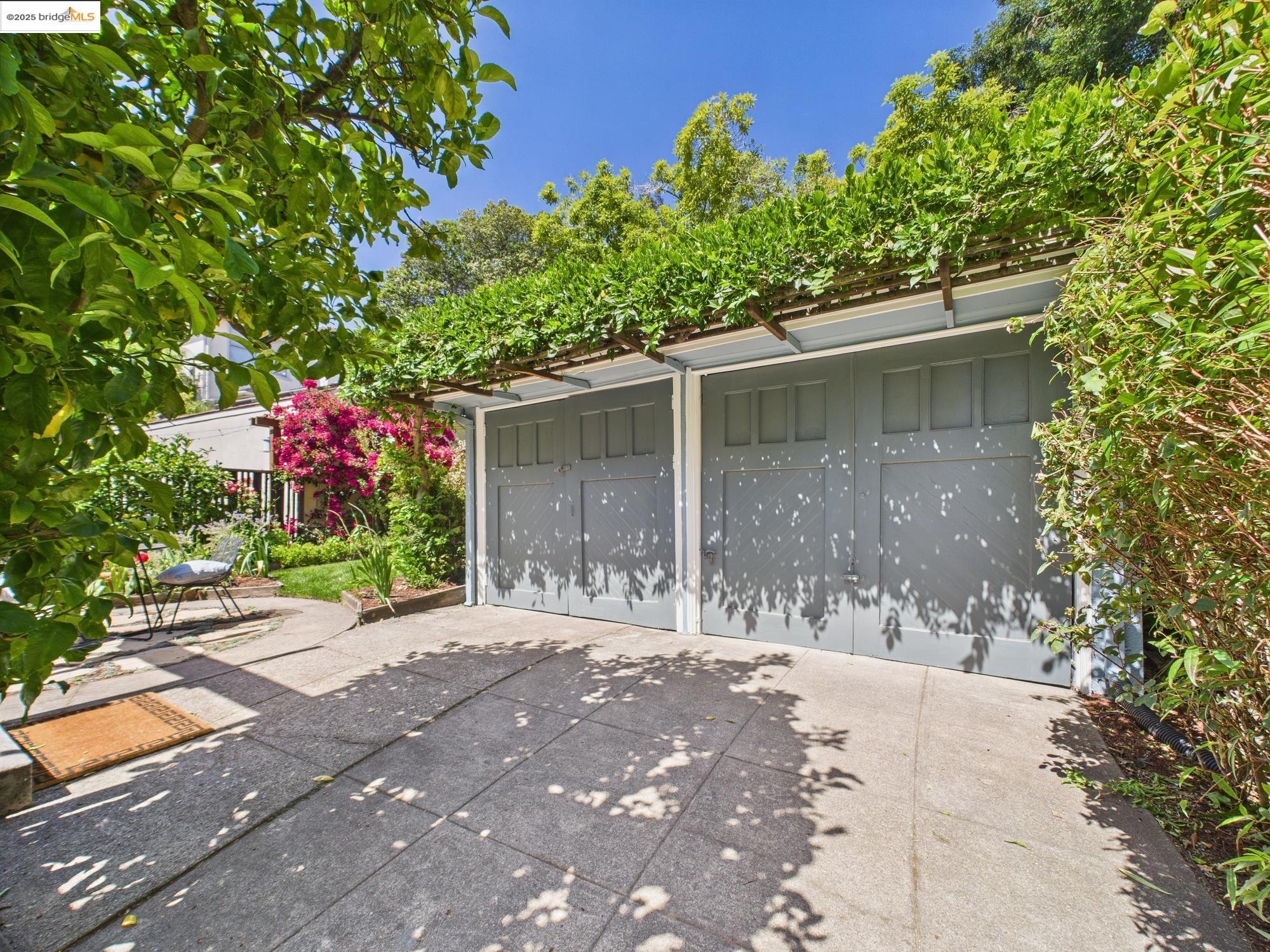 5920 Ivanhoe Rd