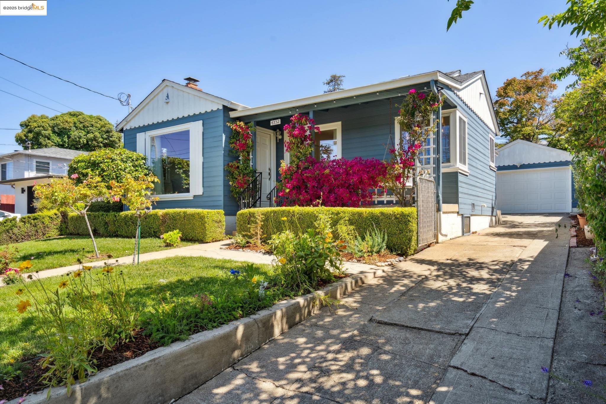 4332 Hyacinth Ave