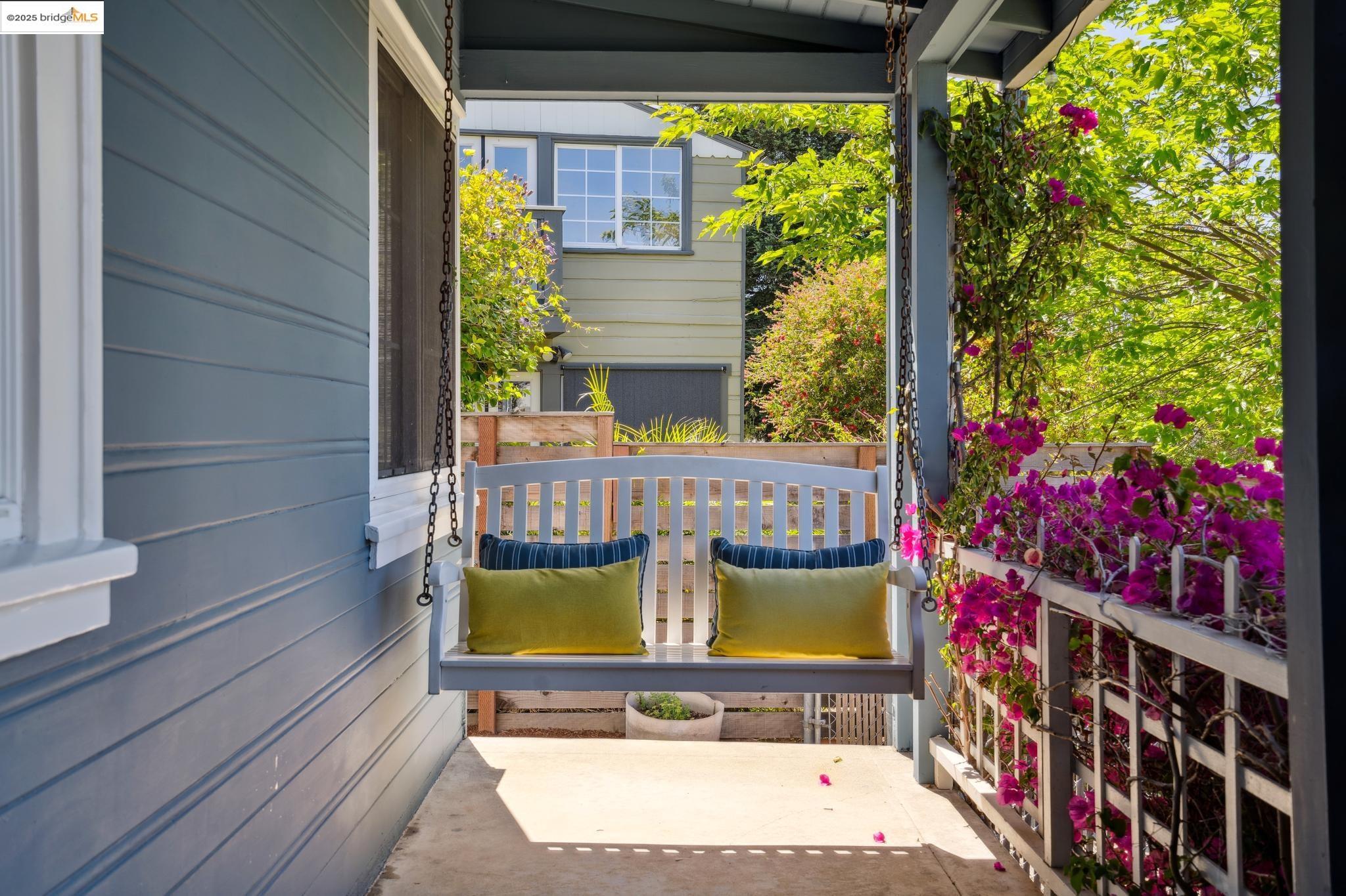 4332 Hyacinth Ave