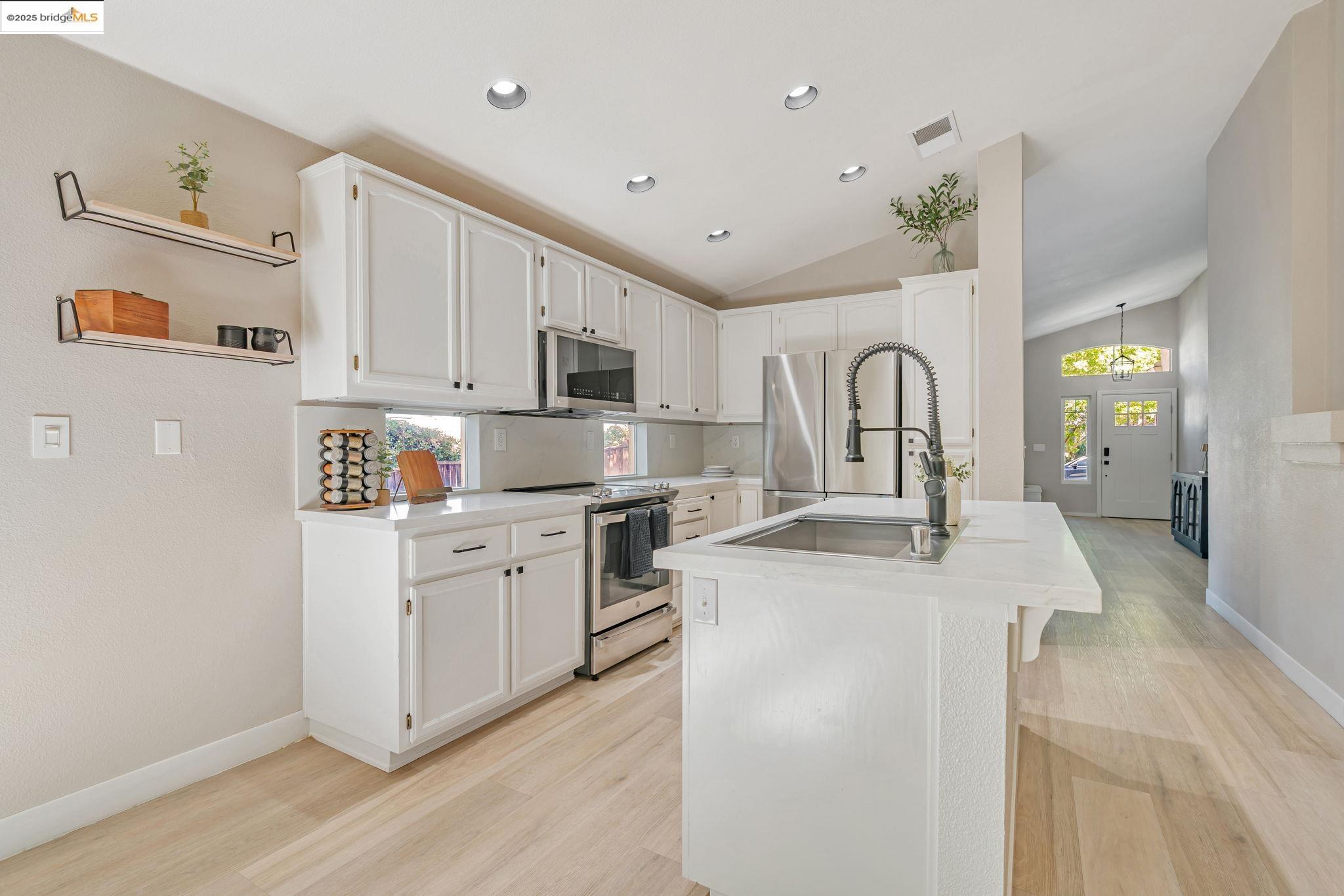 483 Apple Hill Dr