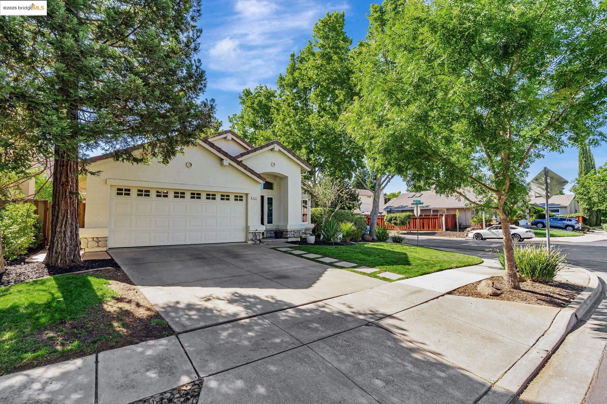 483 Apple Hill Dr