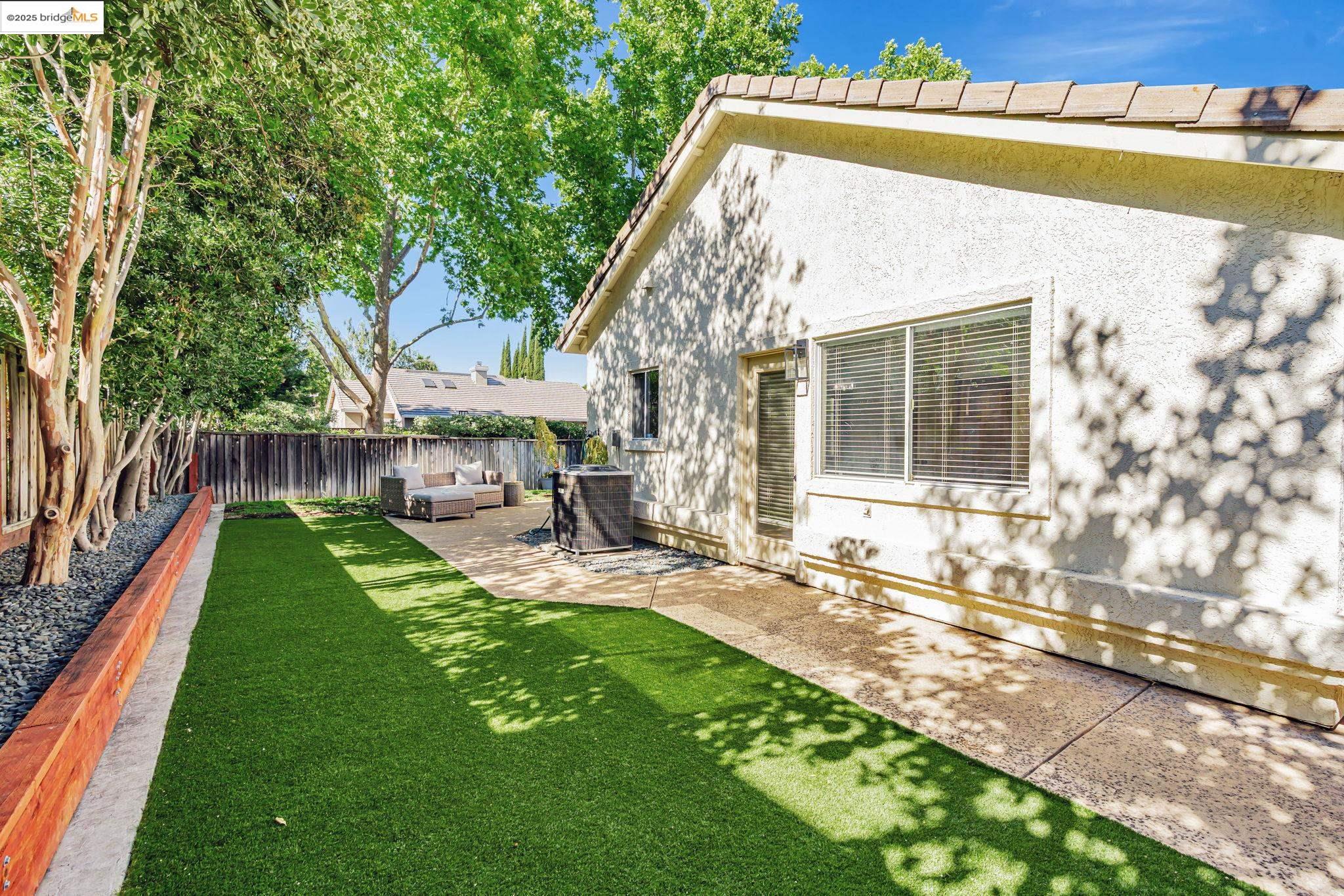 483 Apple Hill Dr