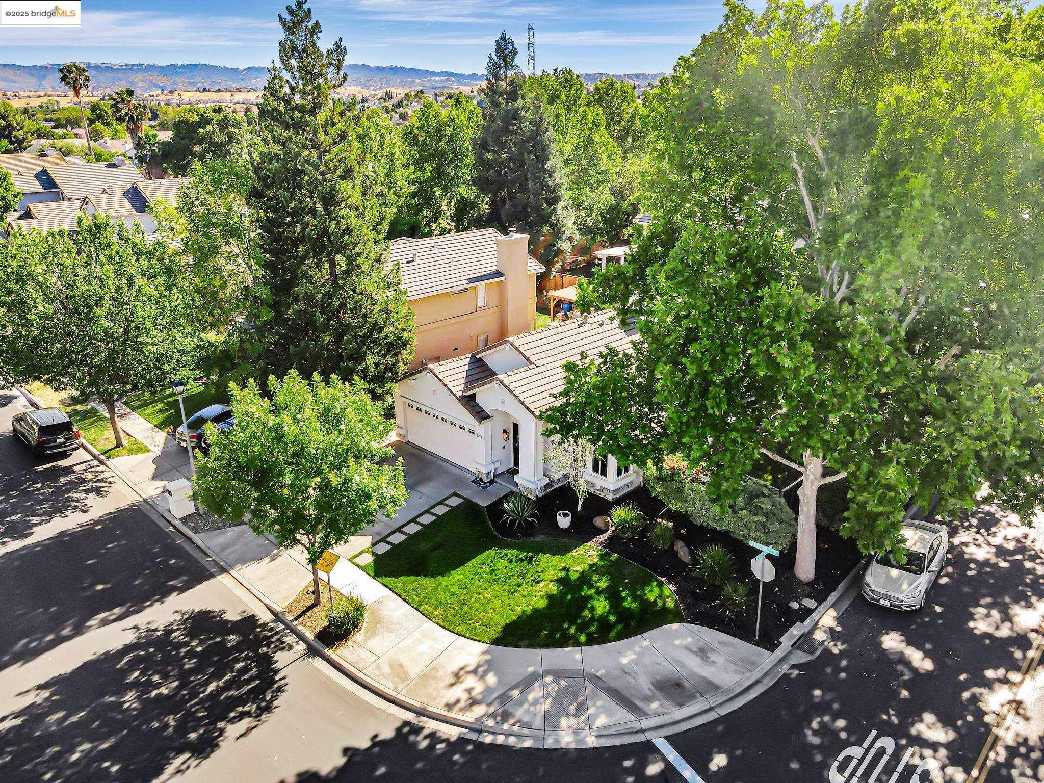 483 Apple Hill Dr