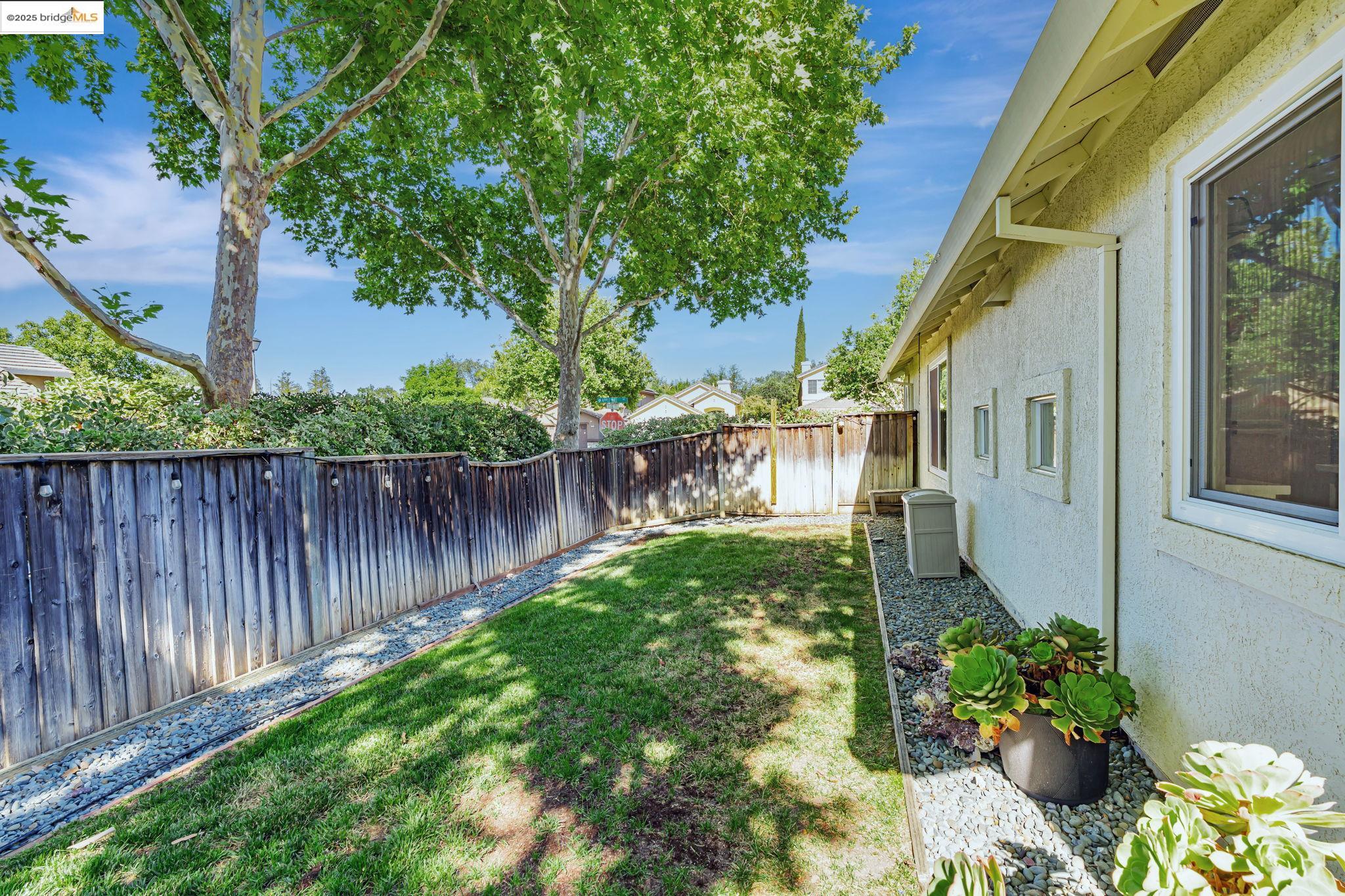 483 Apple Hill Dr