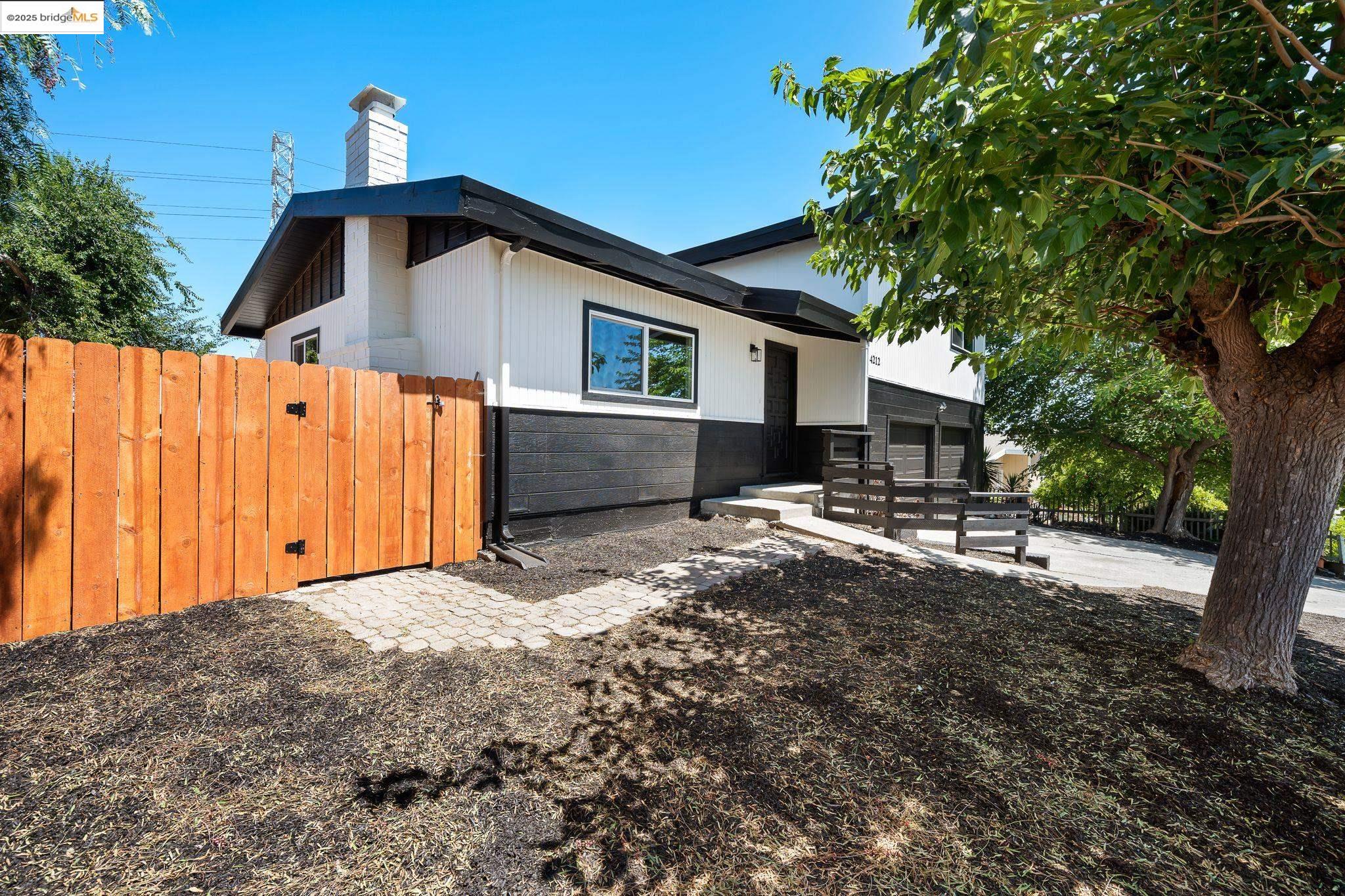 4212 Valley Ave