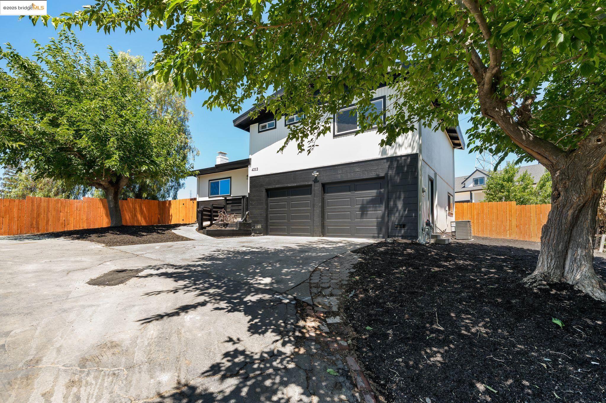 4212 Valley Ave