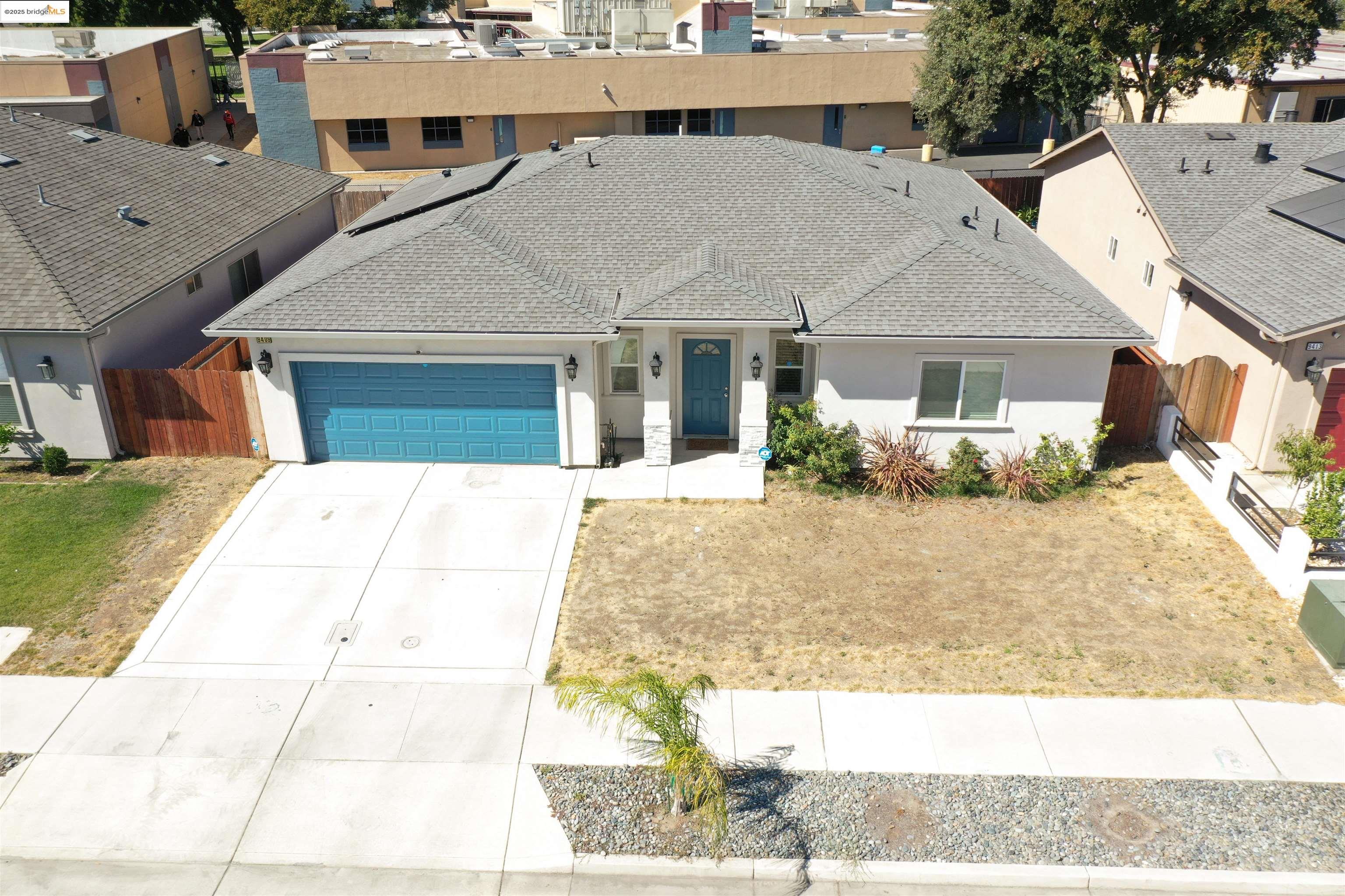 9409 Carter Ct