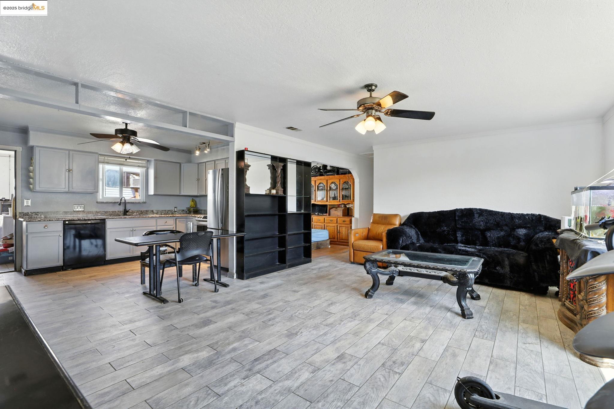 27 4th Avenue