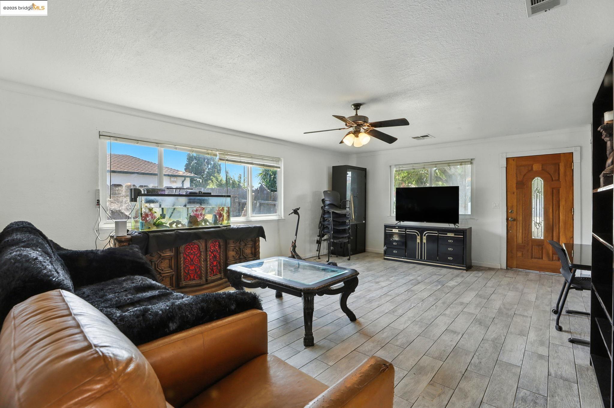 27 4th Avenue