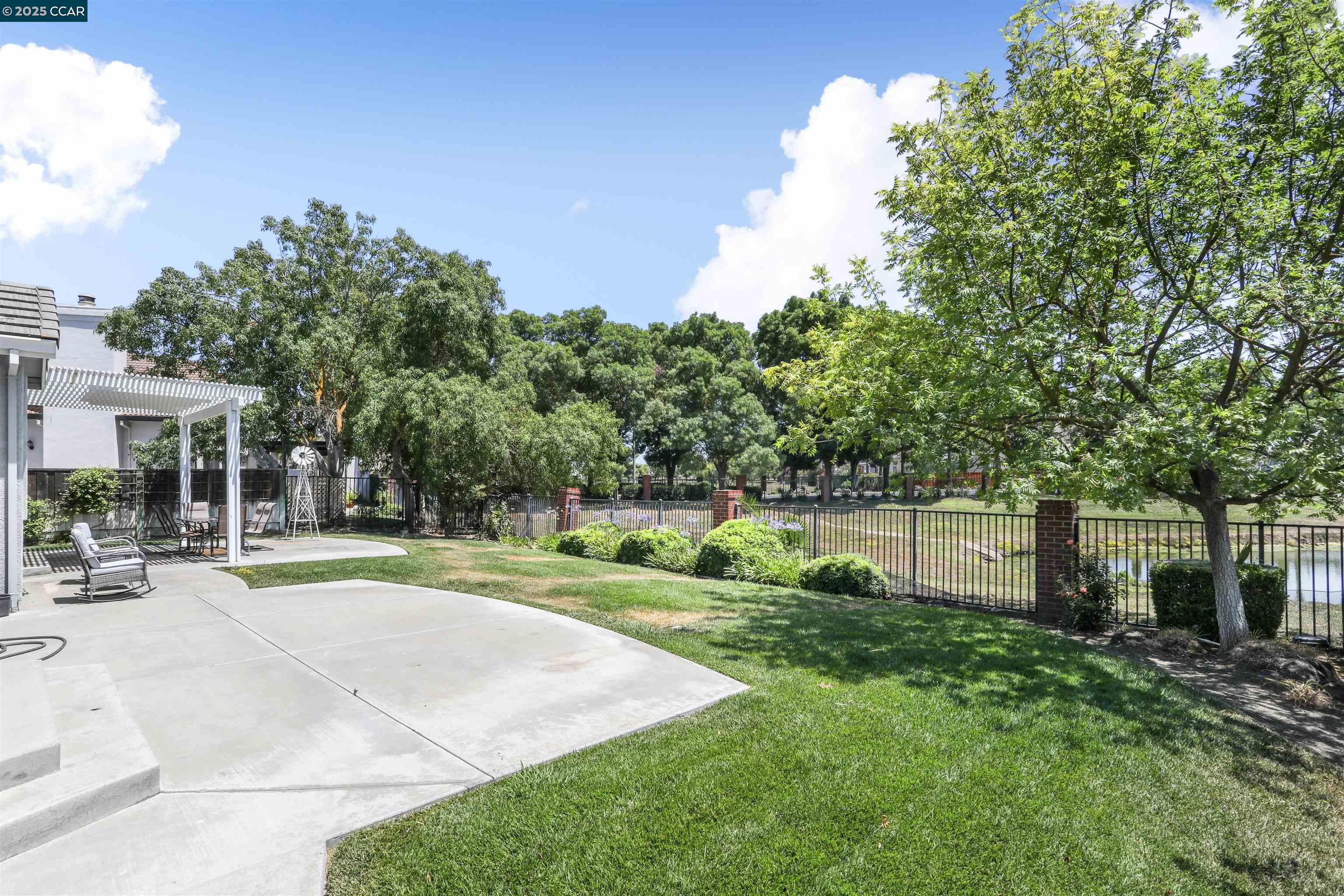 5760 Gateway Ct