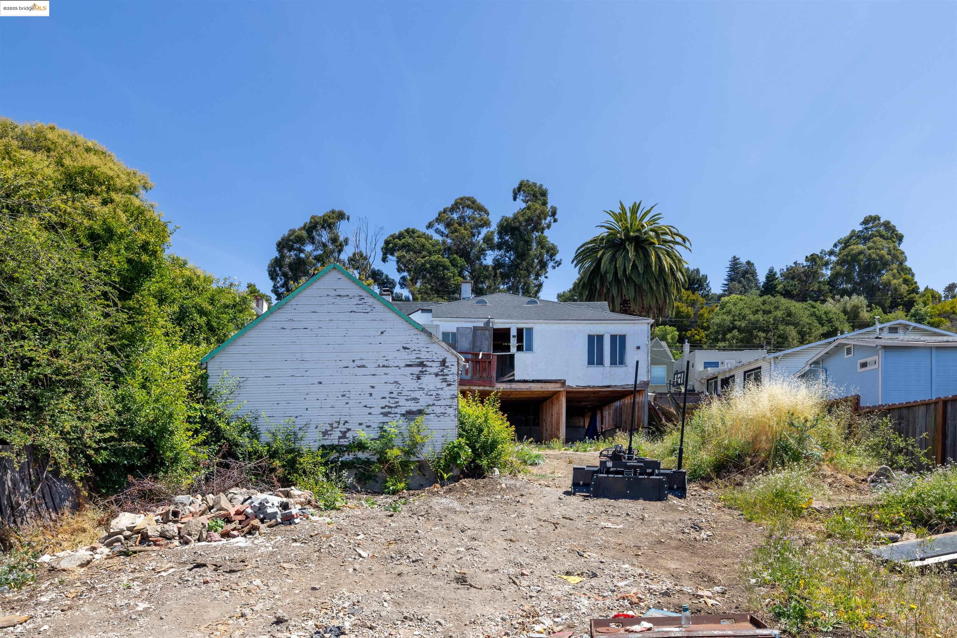 7541 Outlook Ave