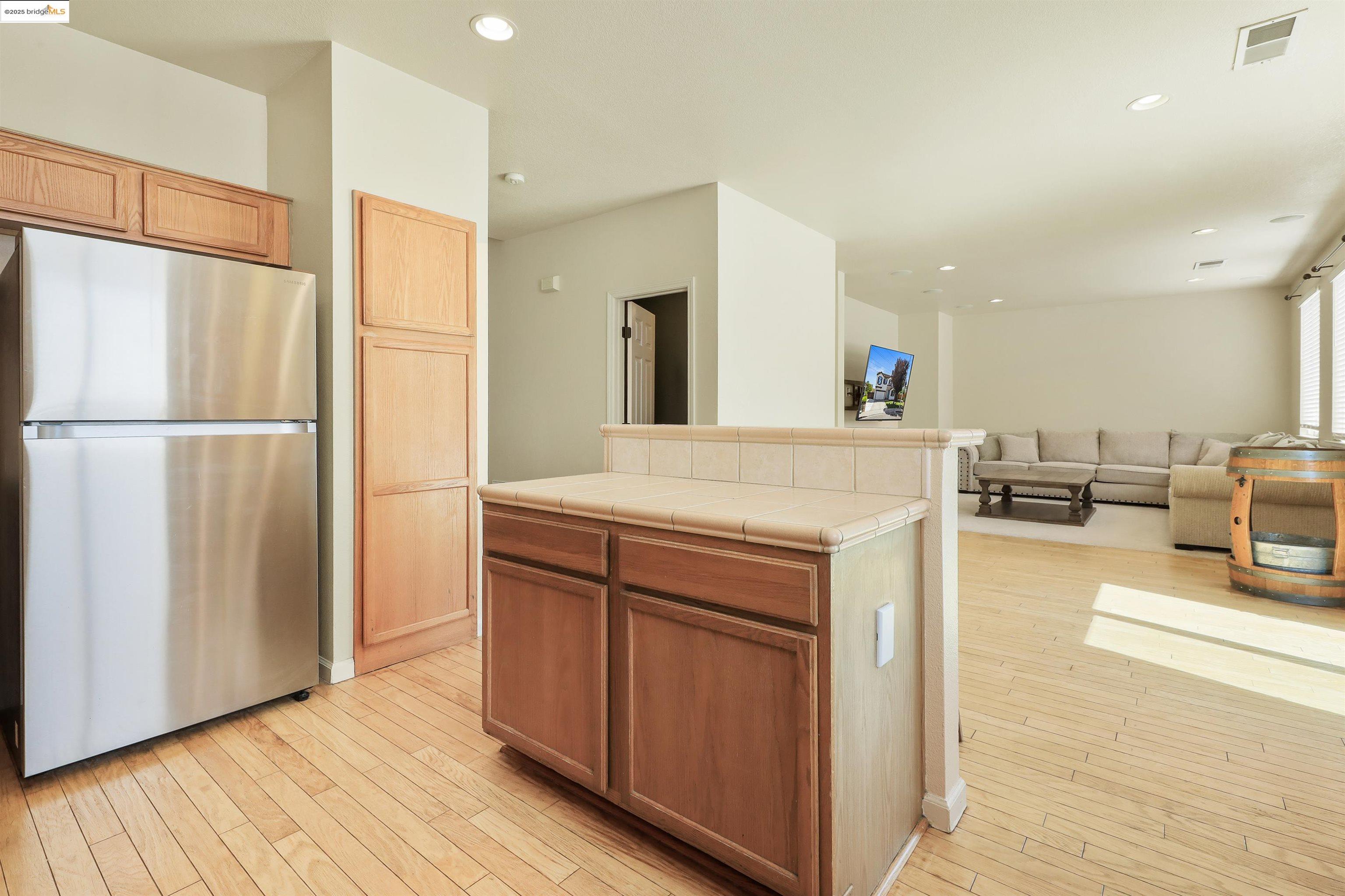 4574 Mirror Ct