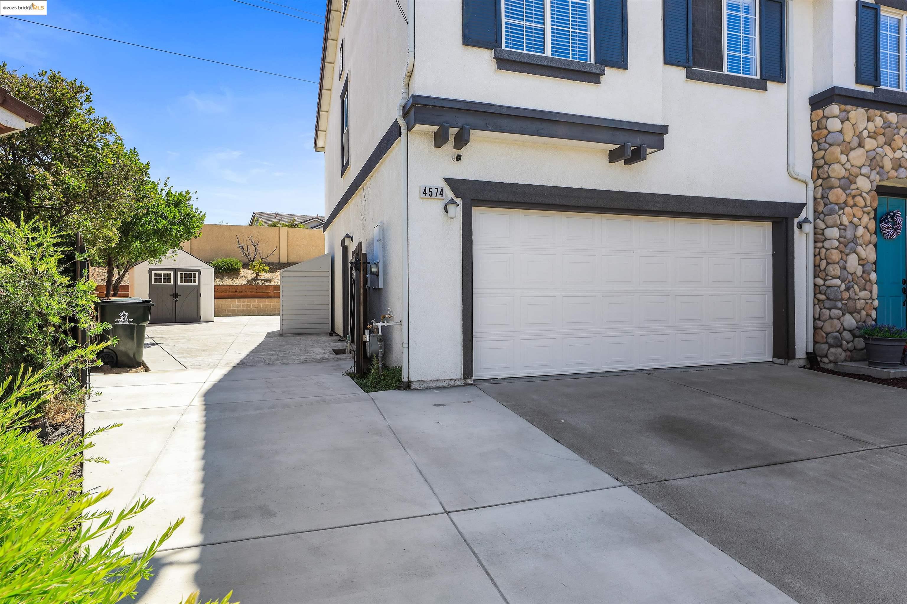 4574 Mirror Ct
