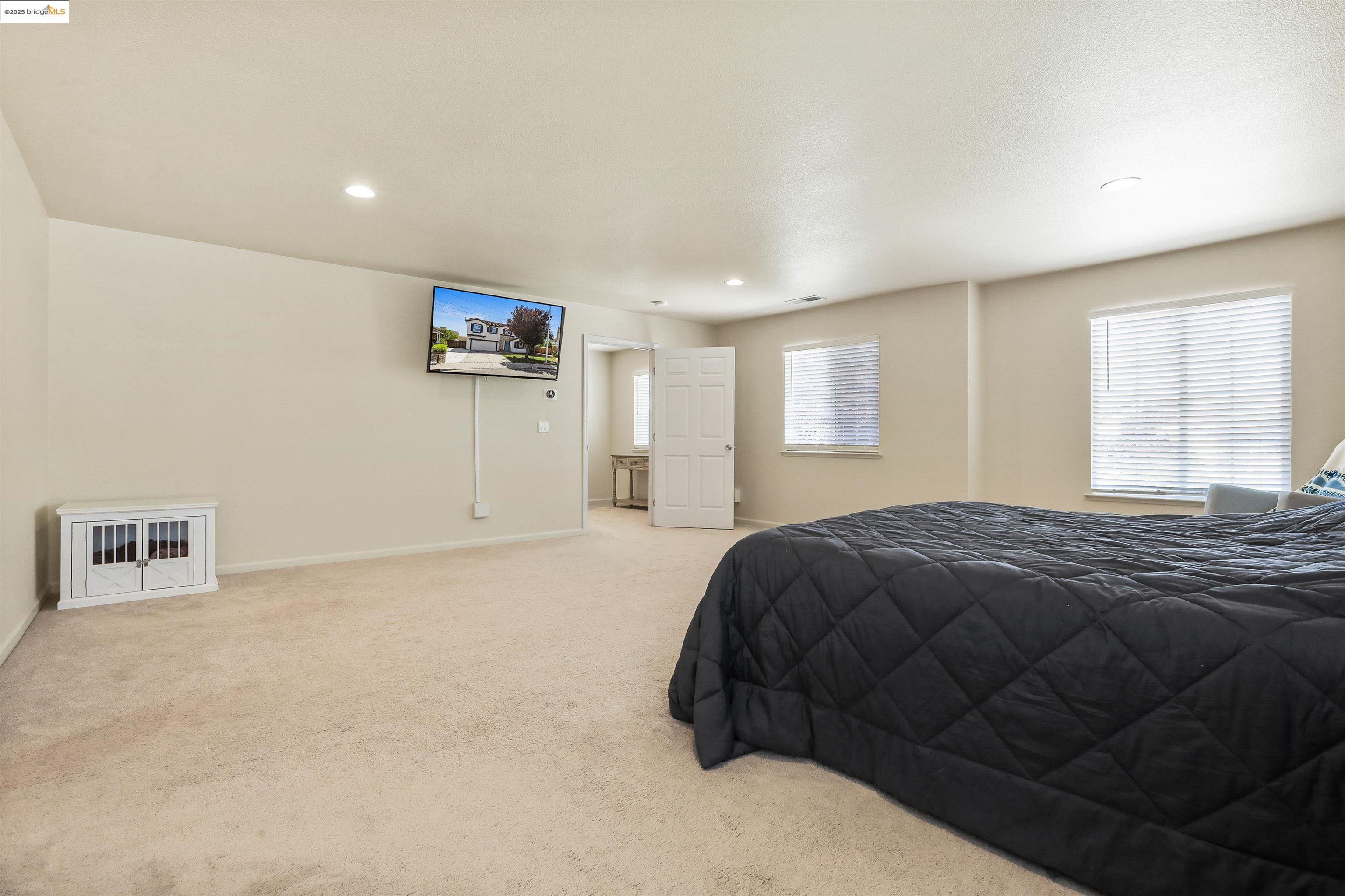 4574 Mirror Ct
