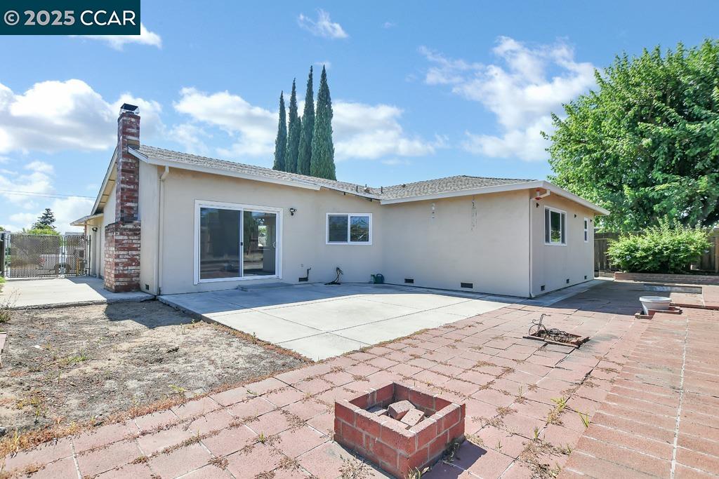 4911 Fuschia Way