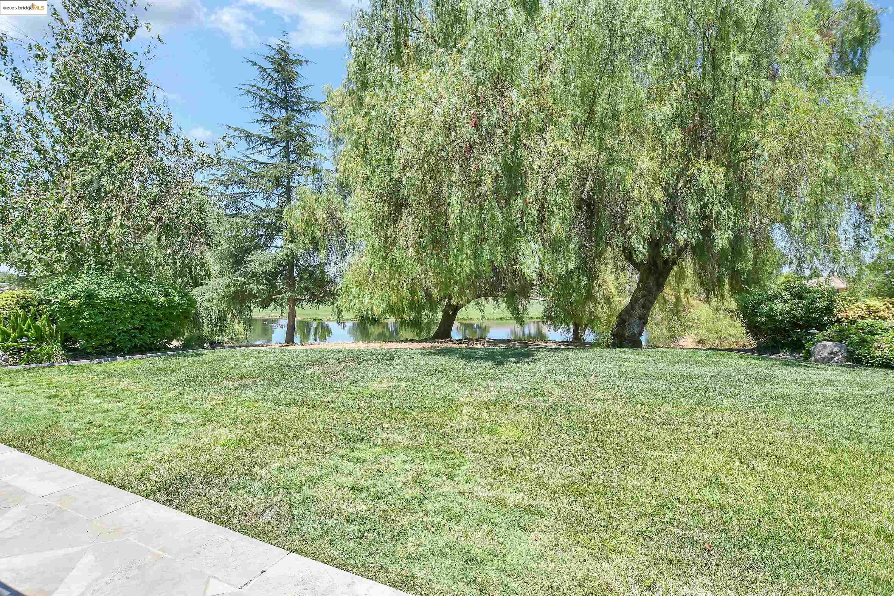 1133 Jonagold Way