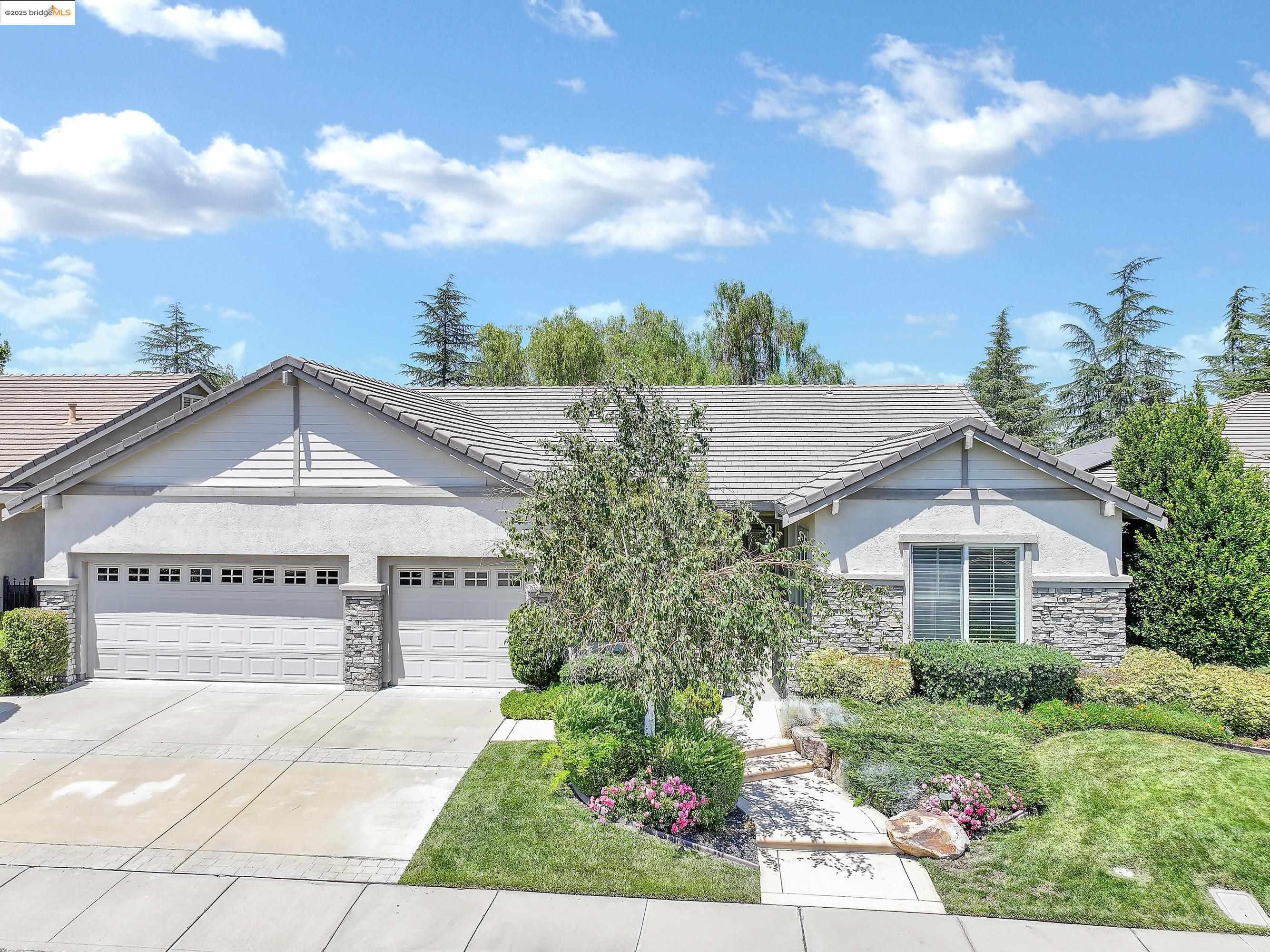 1133 Jonagold Way