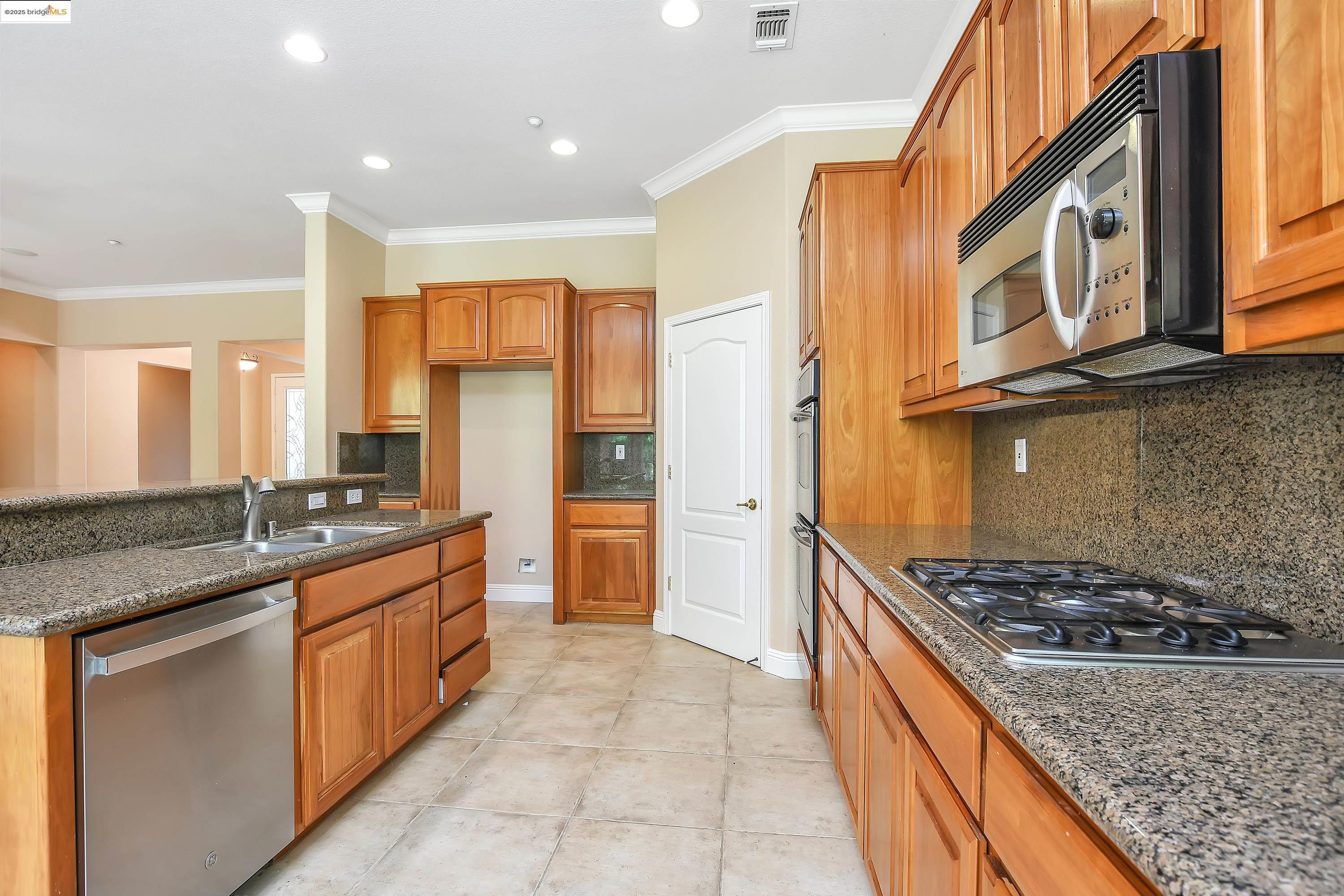 1133 Jonagold Way