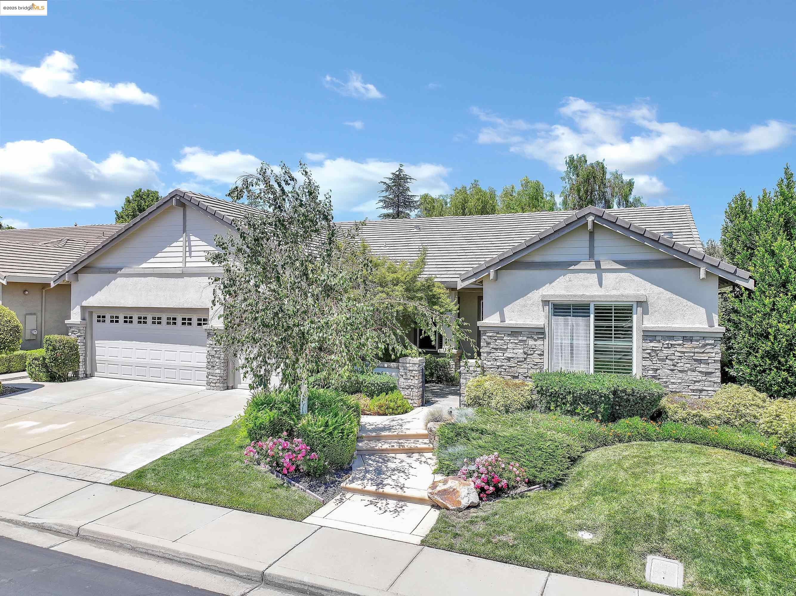 1133 Jonagold Way