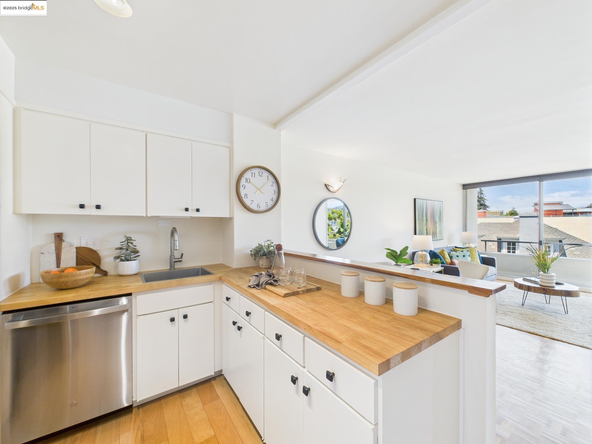 320 Lee St # 503