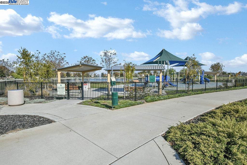 675 Merritt Ct