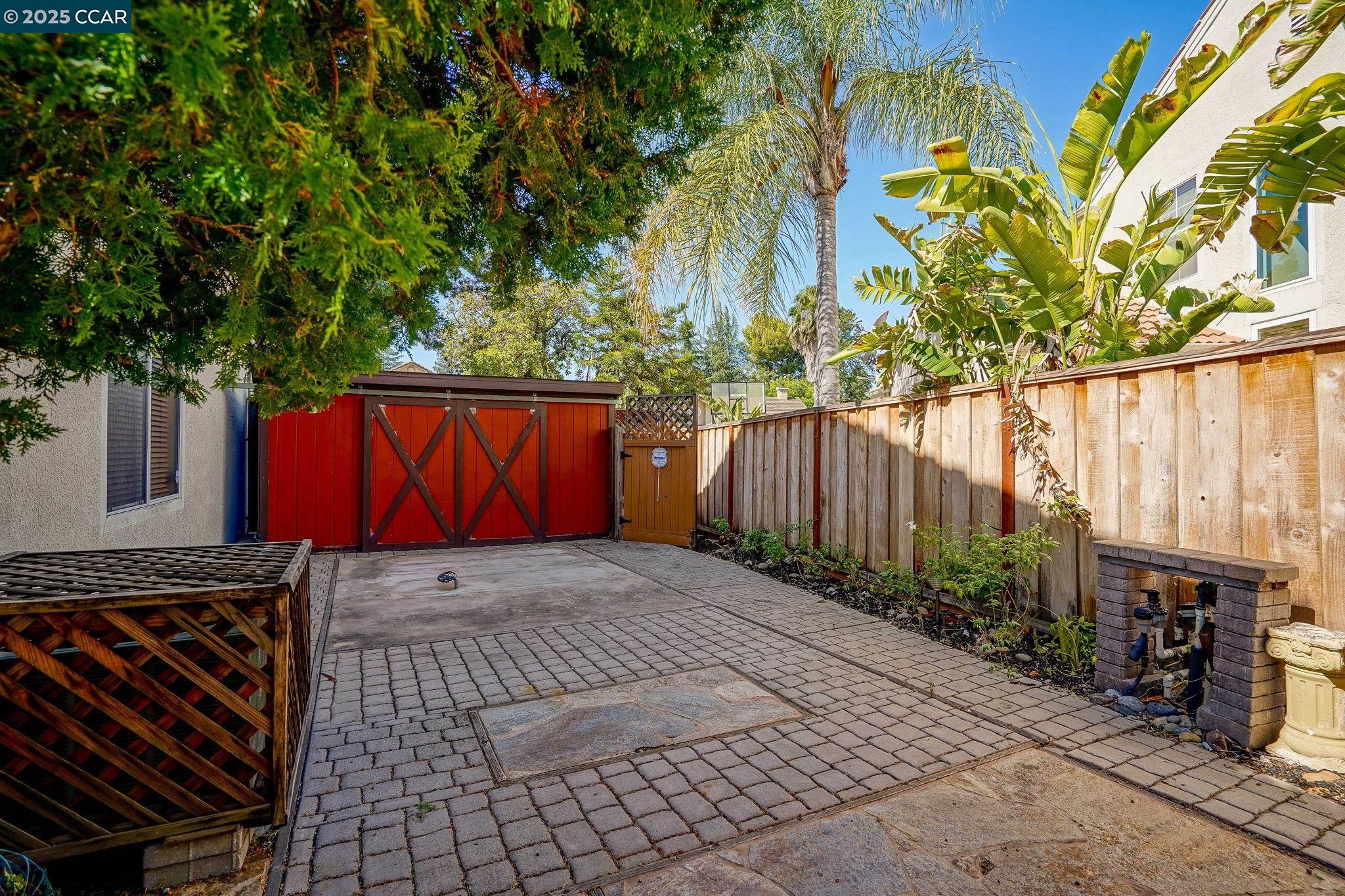 601 Burwood Way