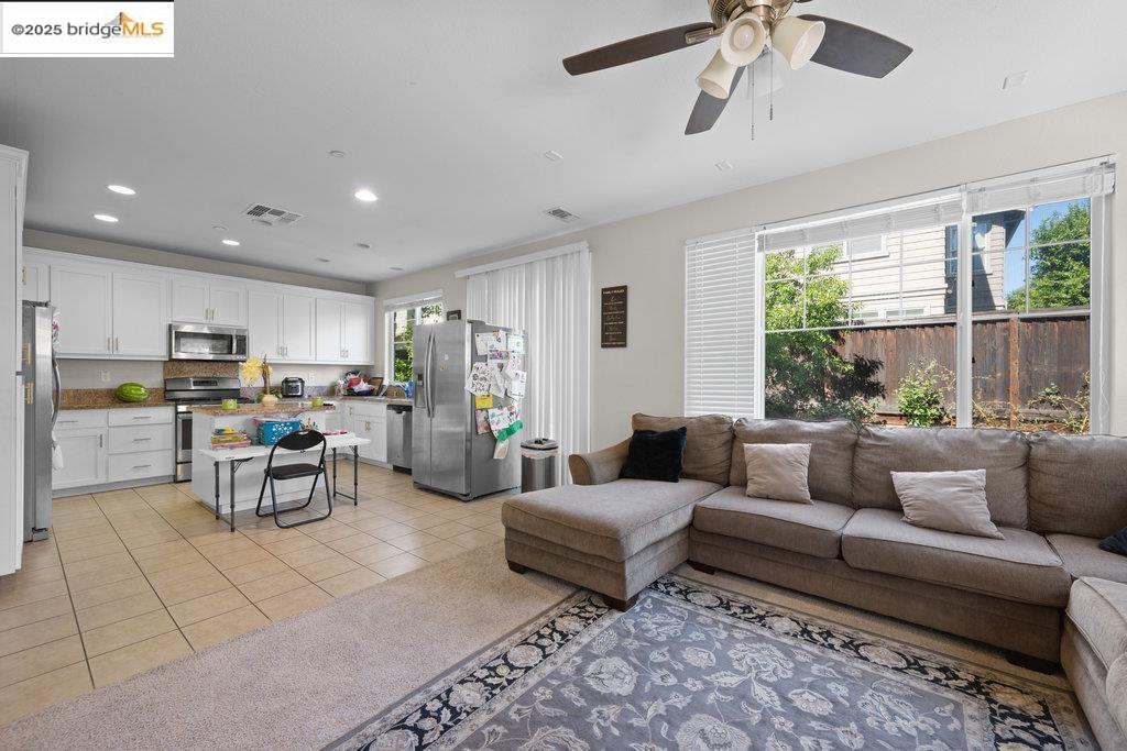 511 Viola Ct