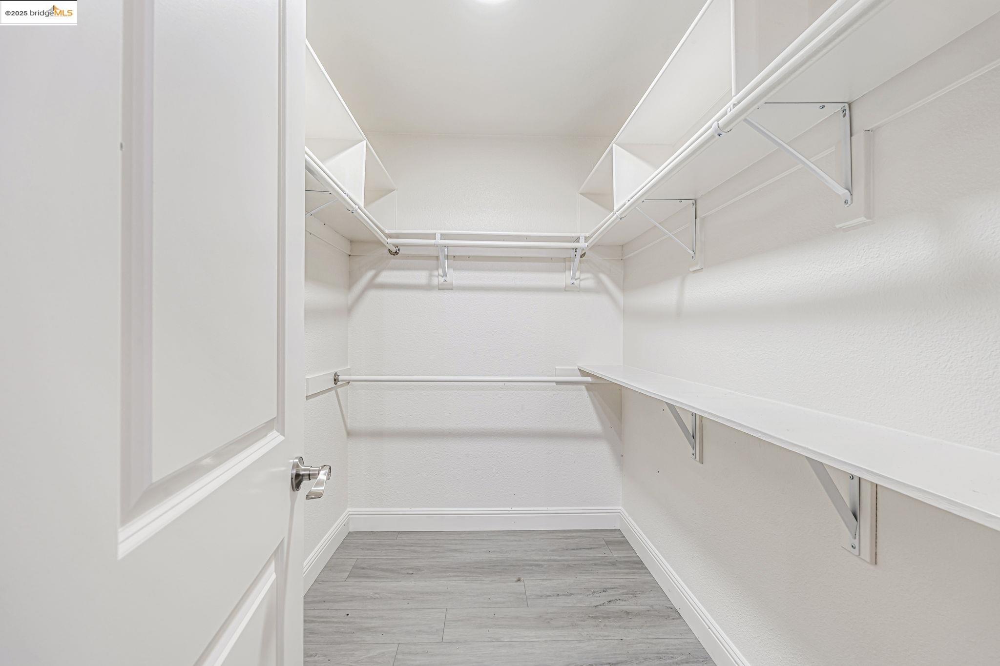 1866 Venetian Dr