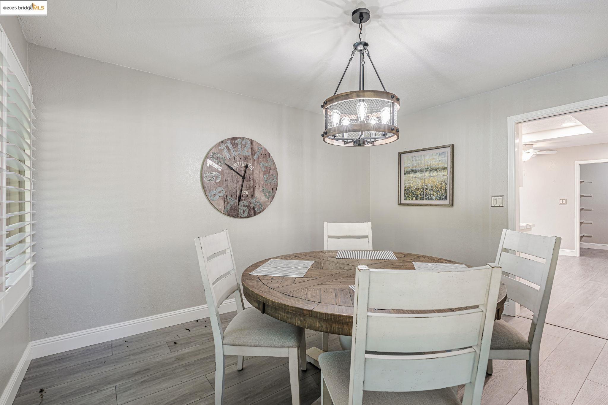 1866 Venetian Dr