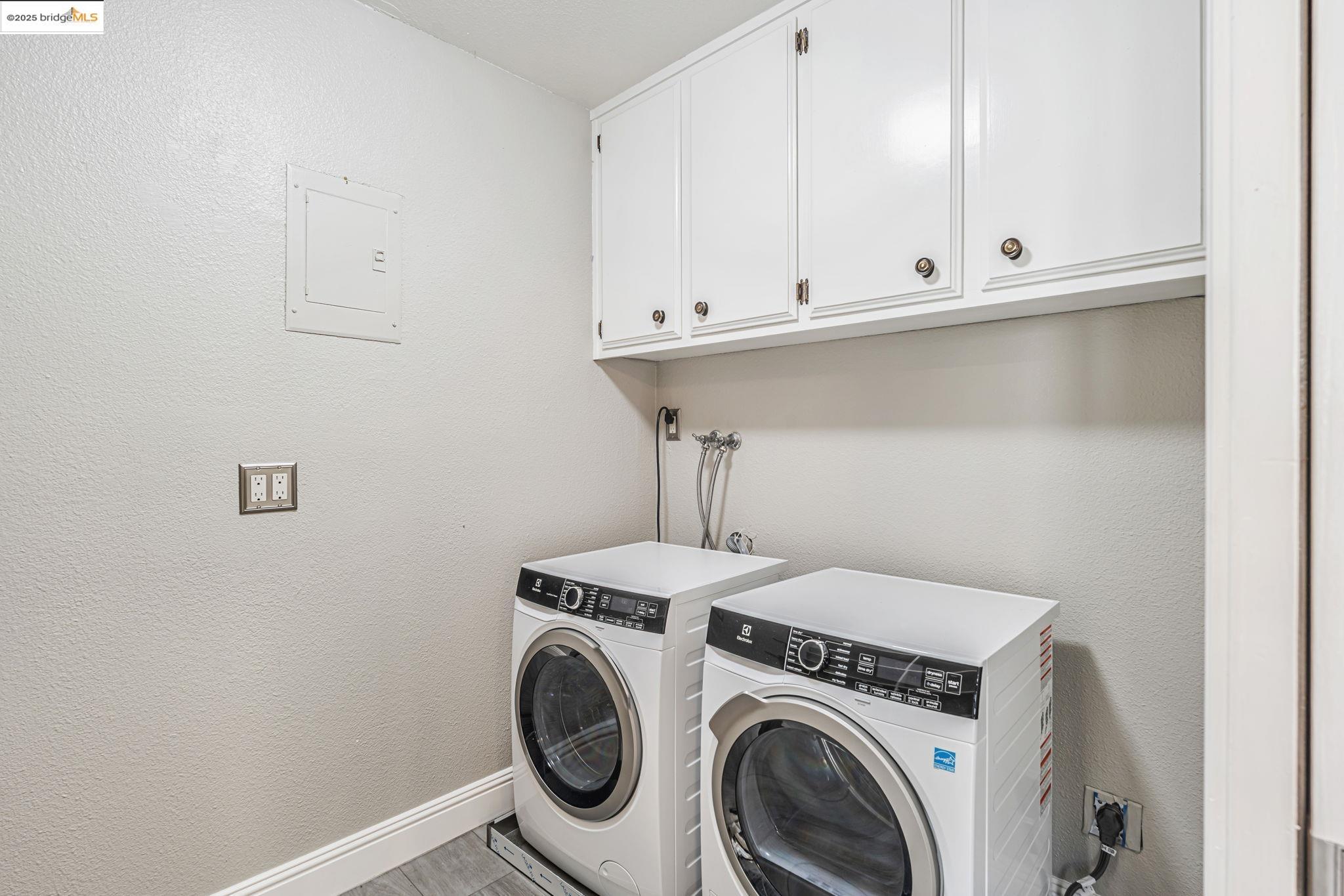 1866 Venetian Dr