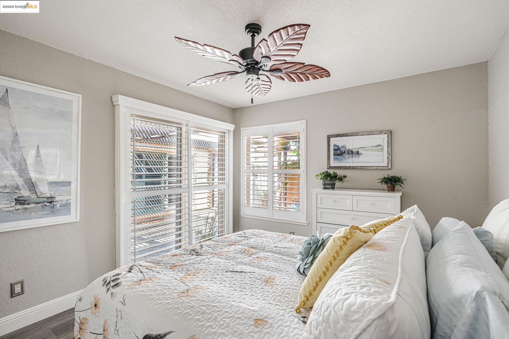 1866 Venetian Dr