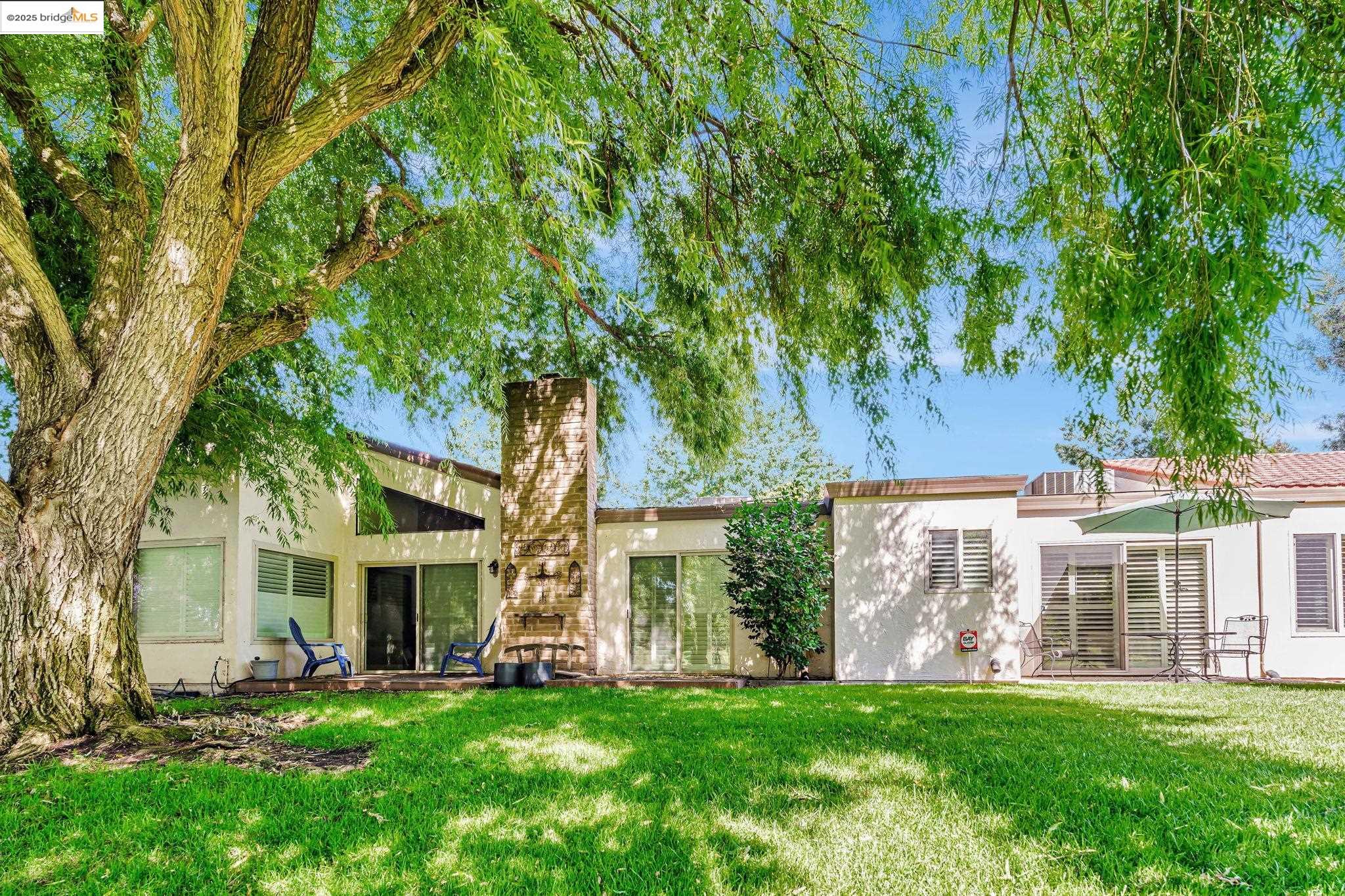 1866 Venetian Dr