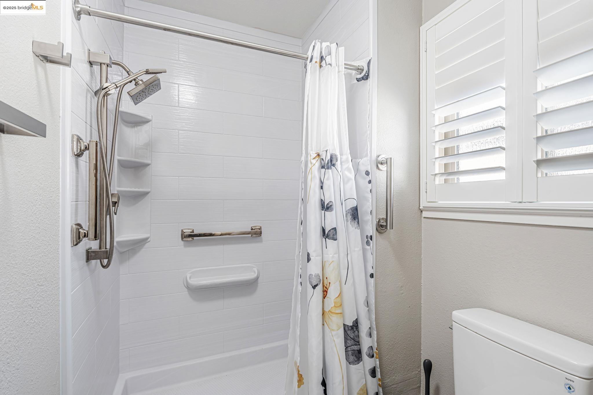 1866 Venetian Dr