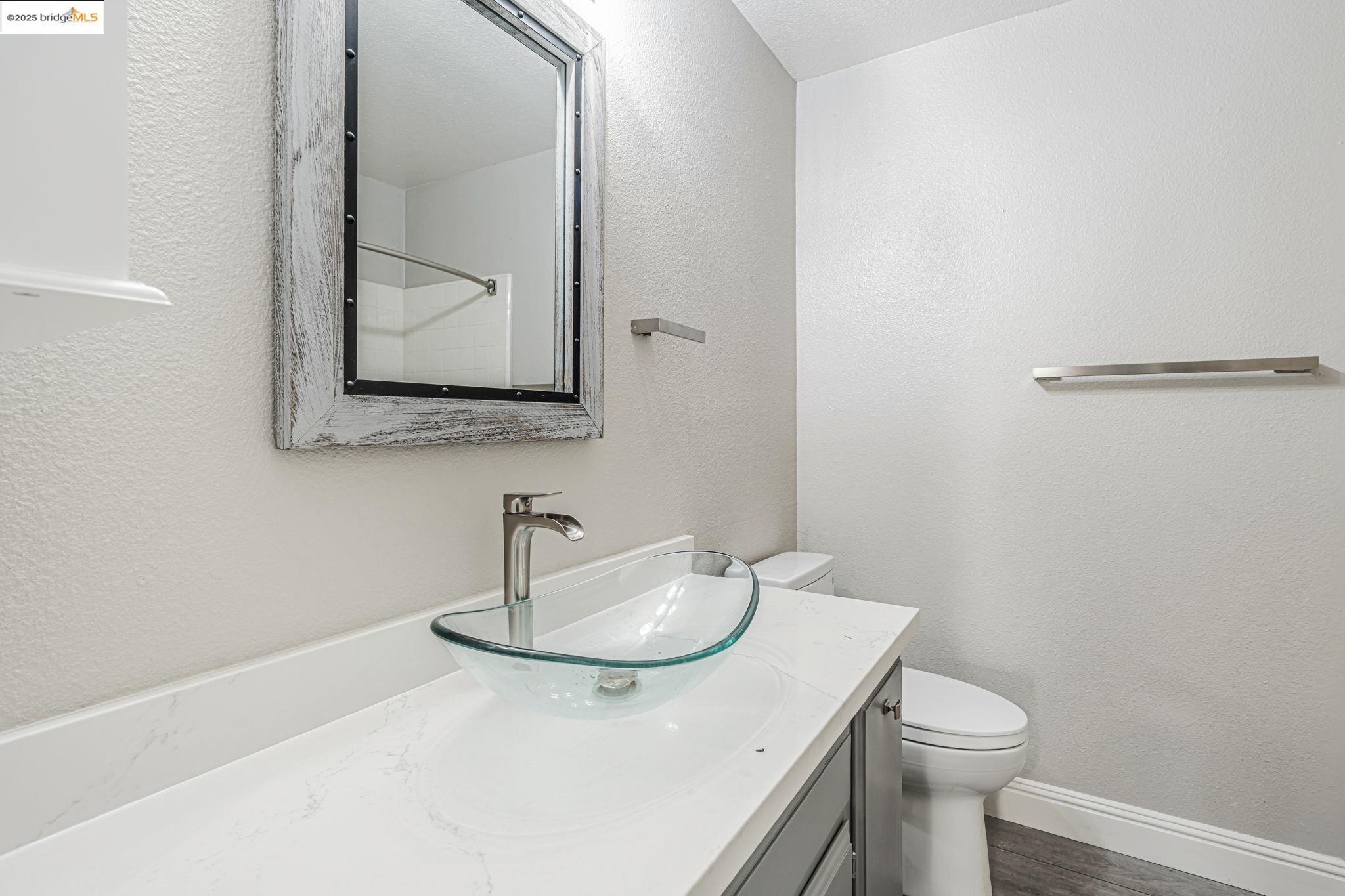 1866 Venetian Dr