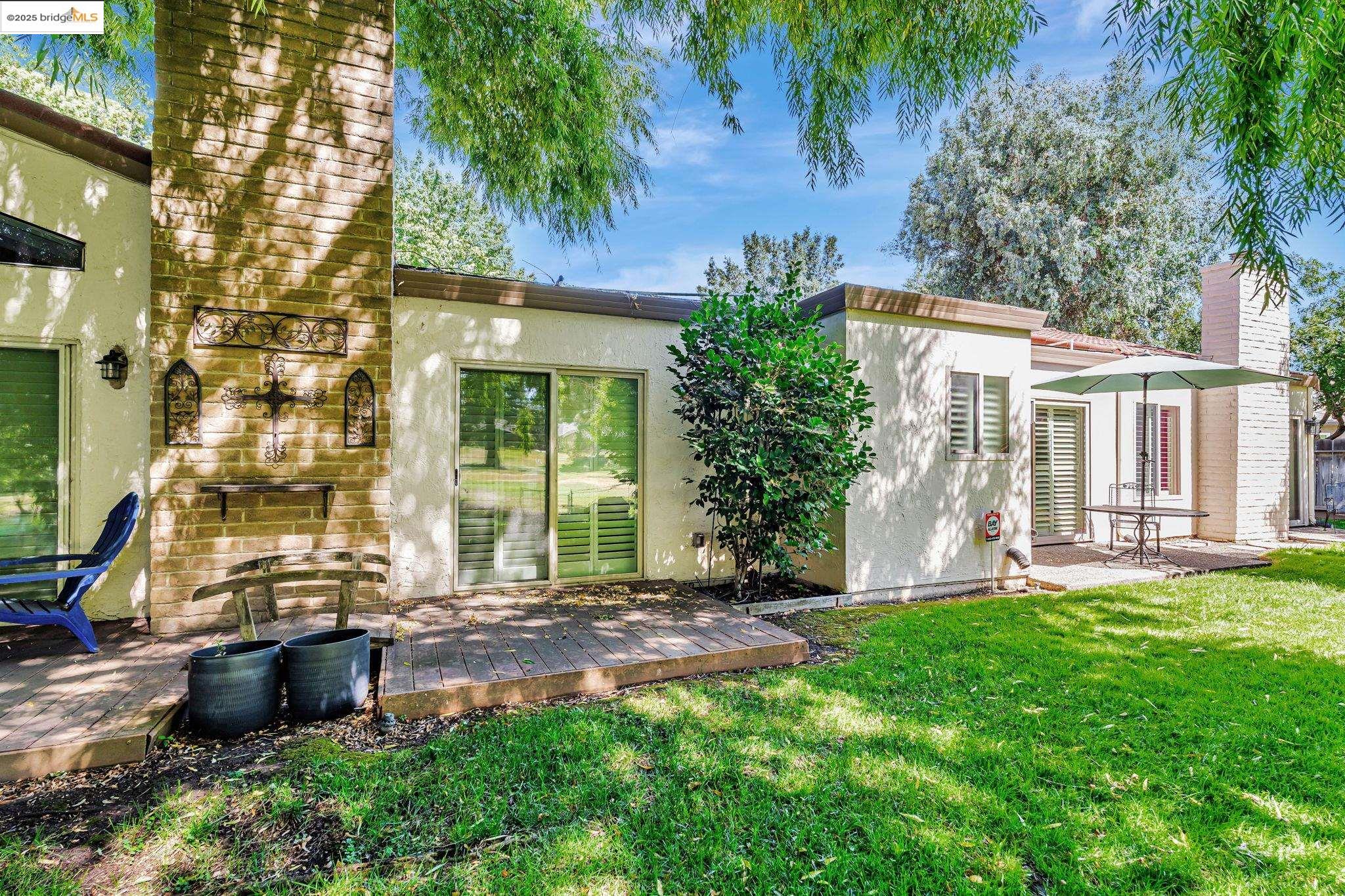1866 Venetian Dr
