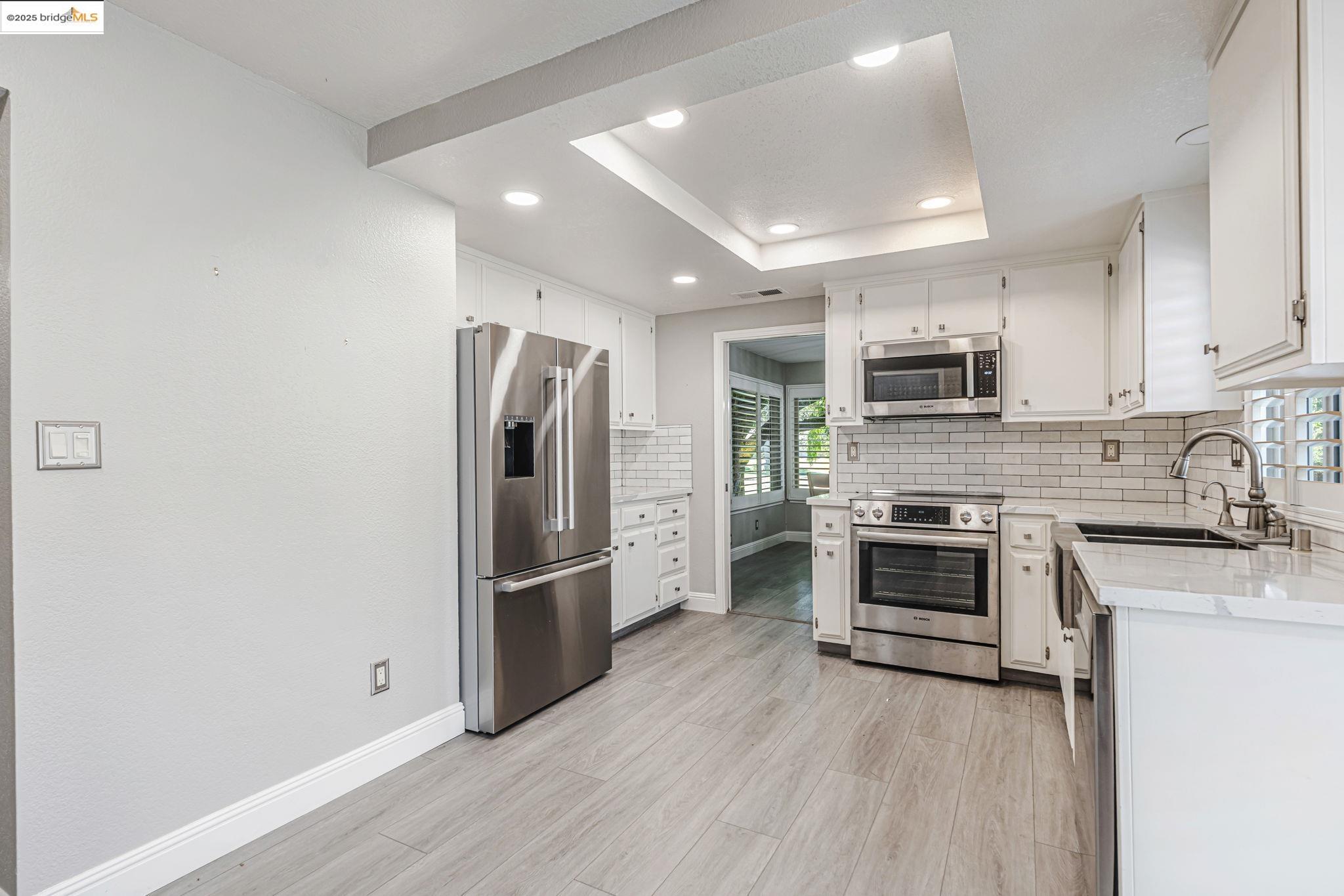 1866 Venetian Dr