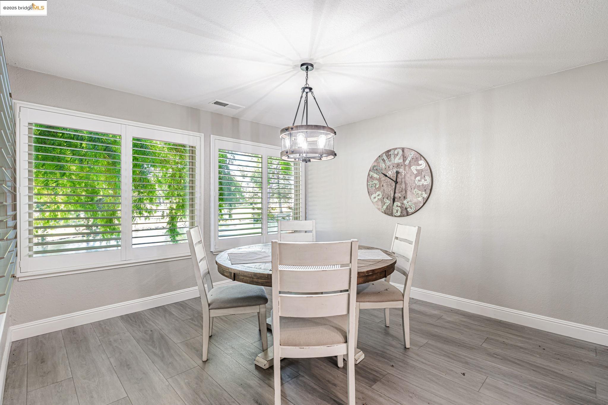 1866 Venetian Dr