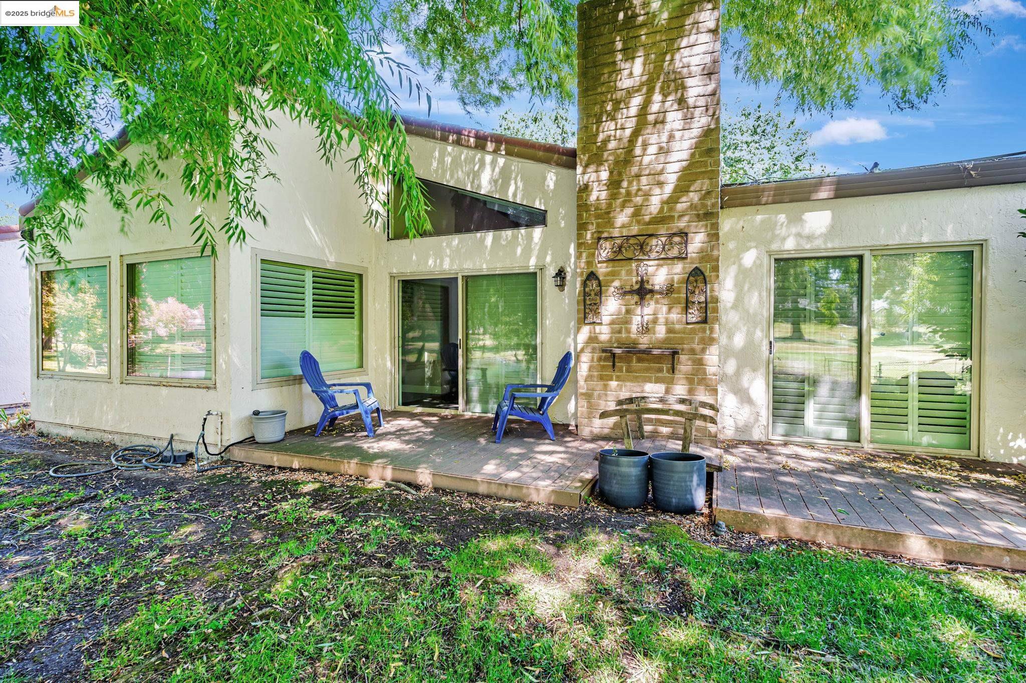 1866 Venetian Dr