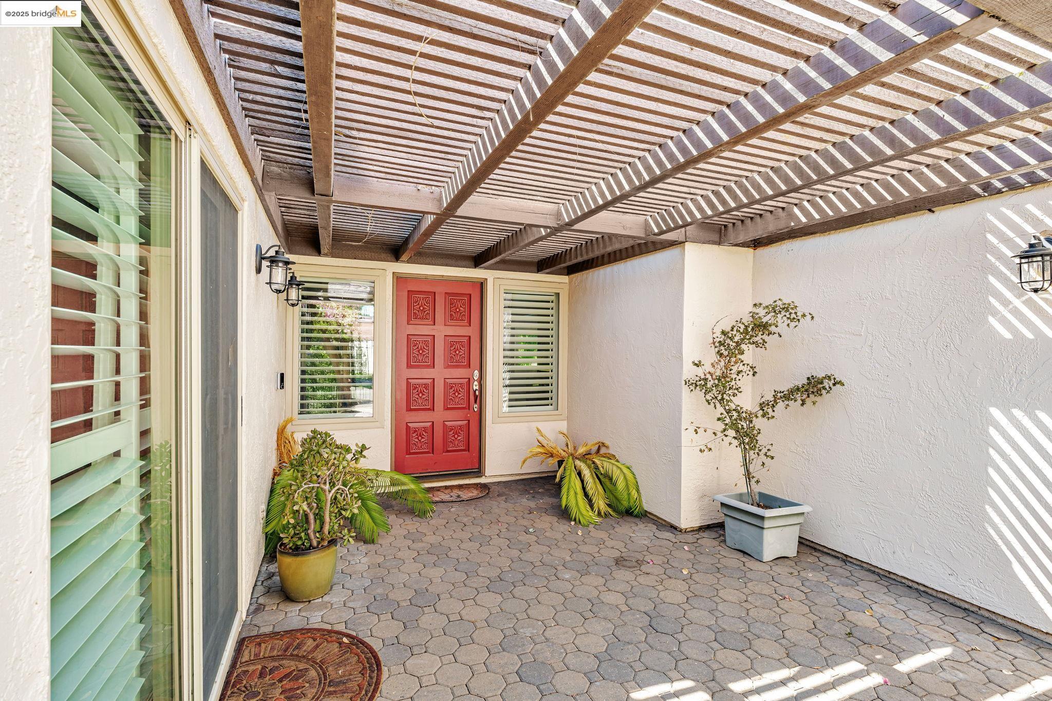 1866 Venetian Dr