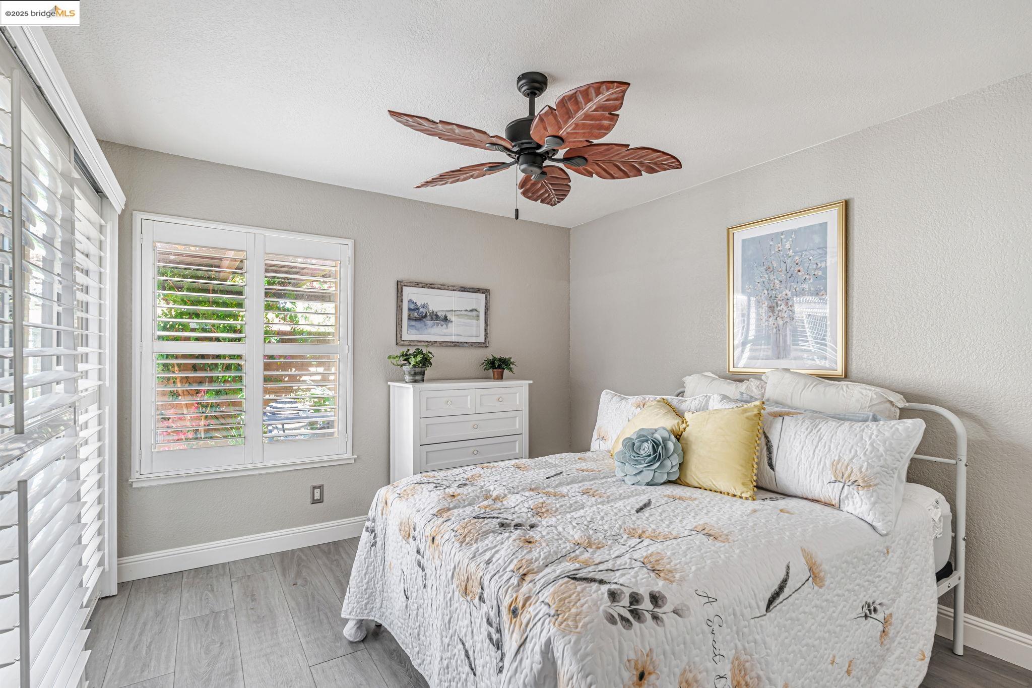 1866 Venetian Dr