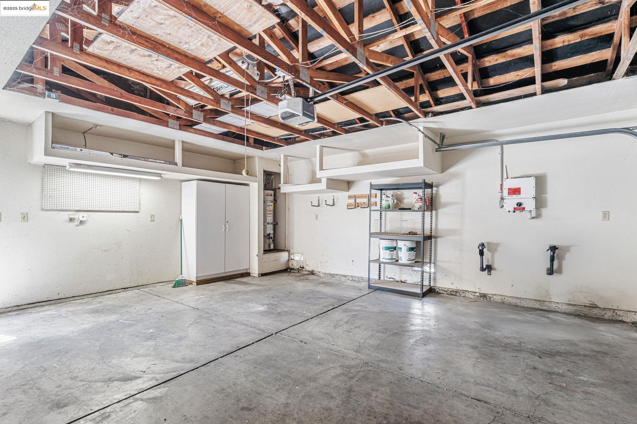 1866 Venetian Dr