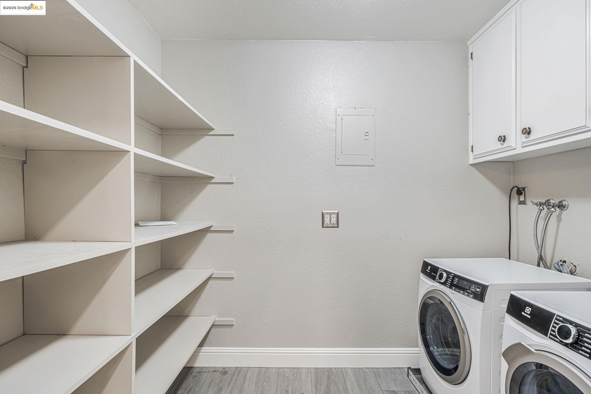 1866 Venetian Dr