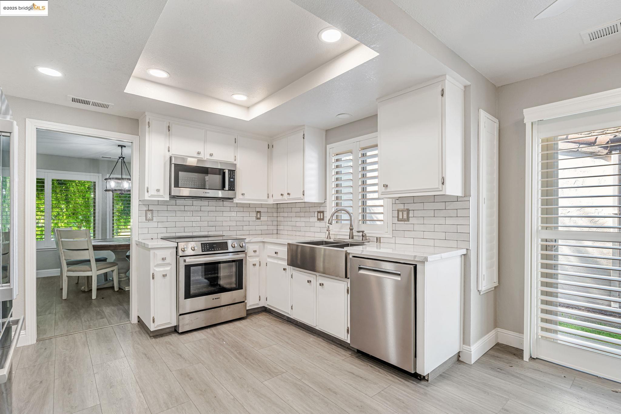 1866 Venetian Dr
