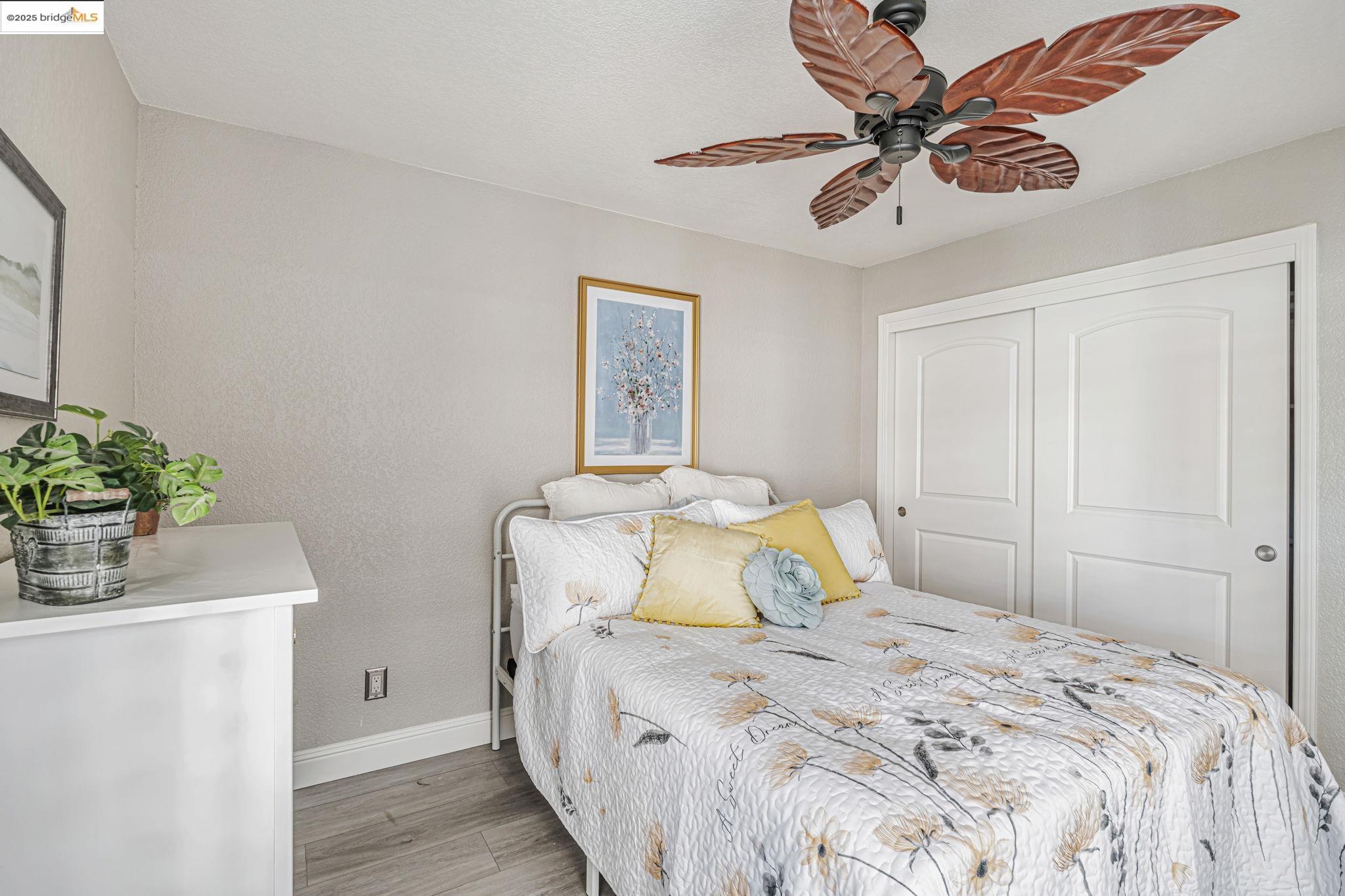1866 Venetian Dr