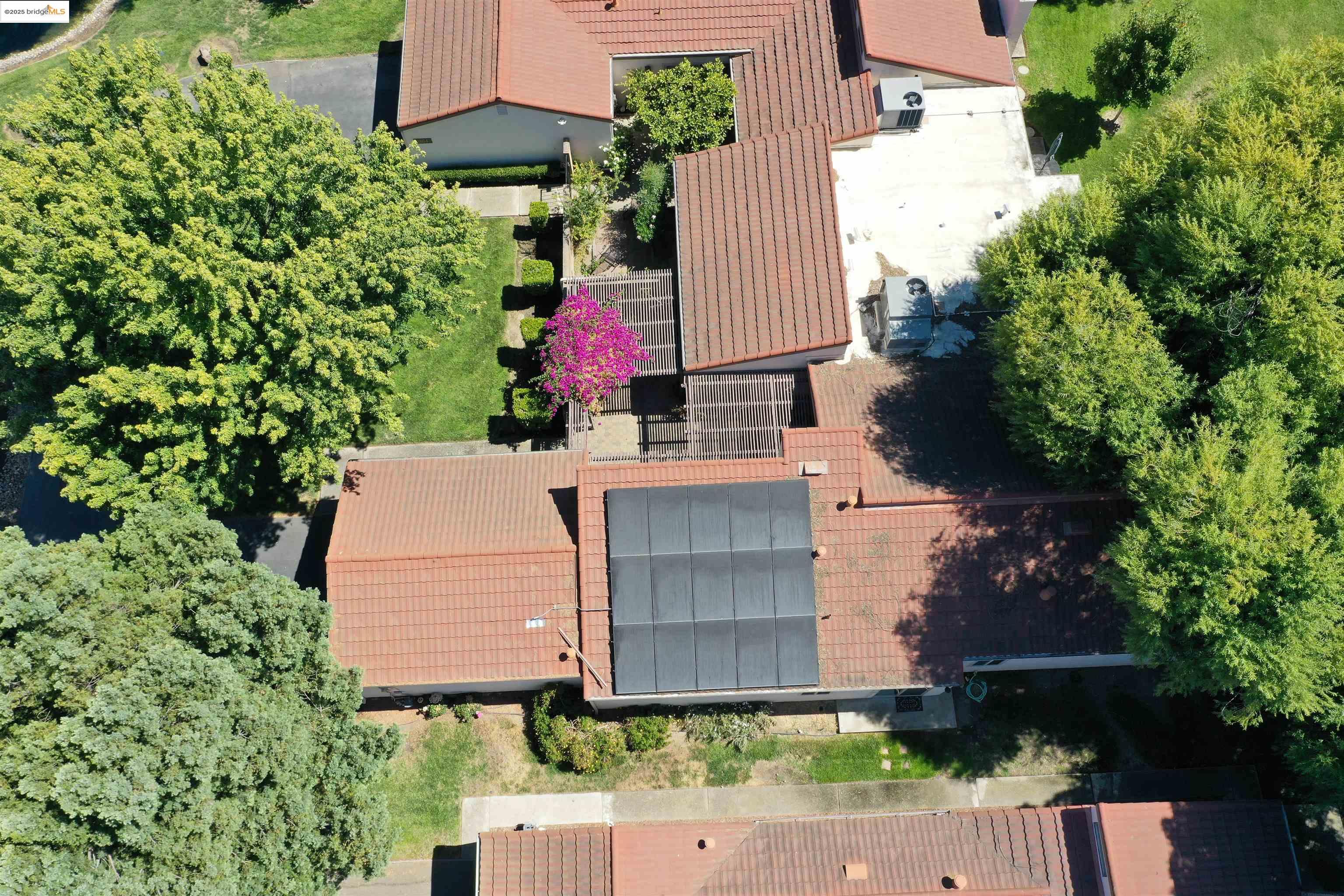 1866 Venetian Dr